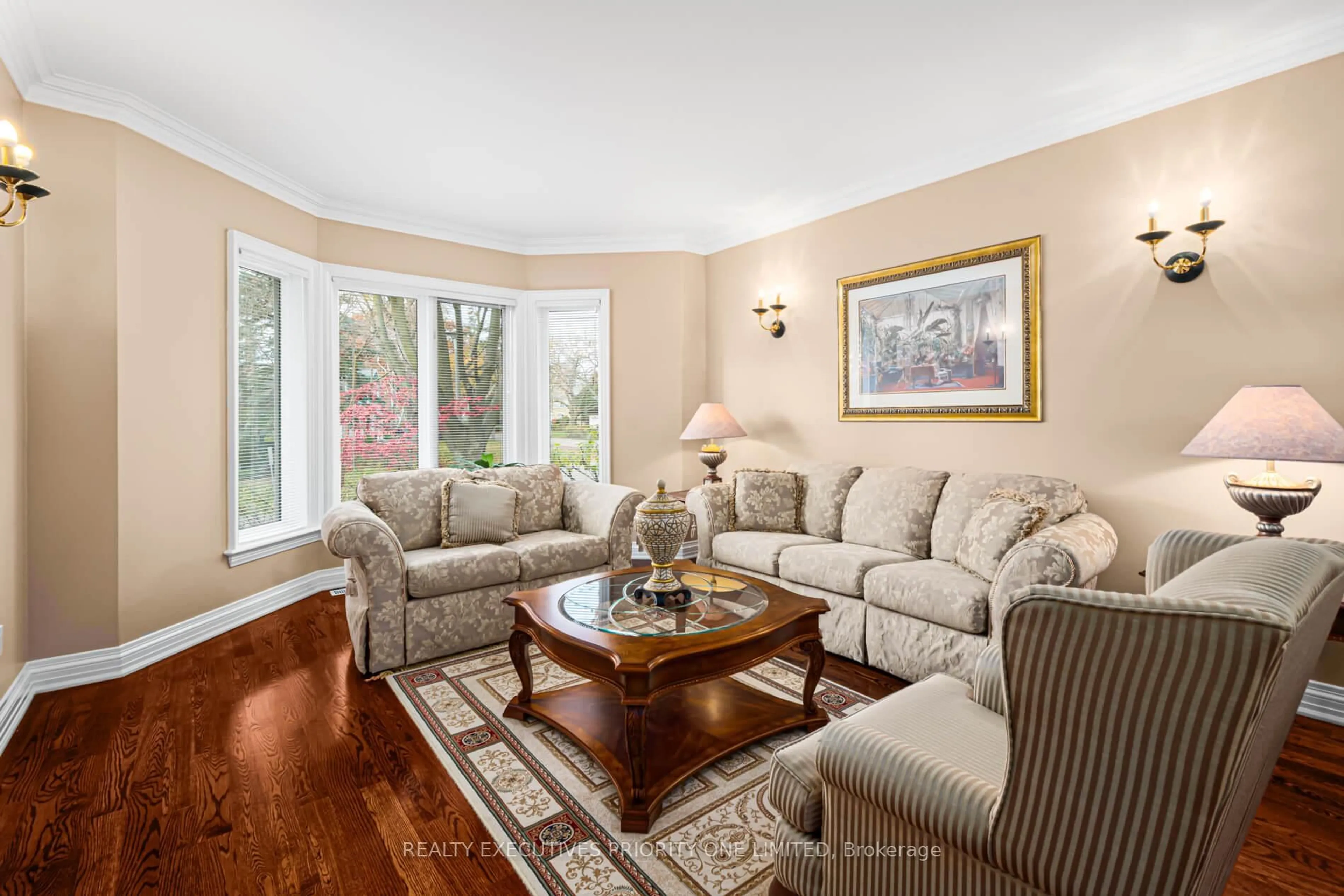 Living room with furniture, unknown for 7 Finchley Rd, Toronto Ontario M9A 2X4