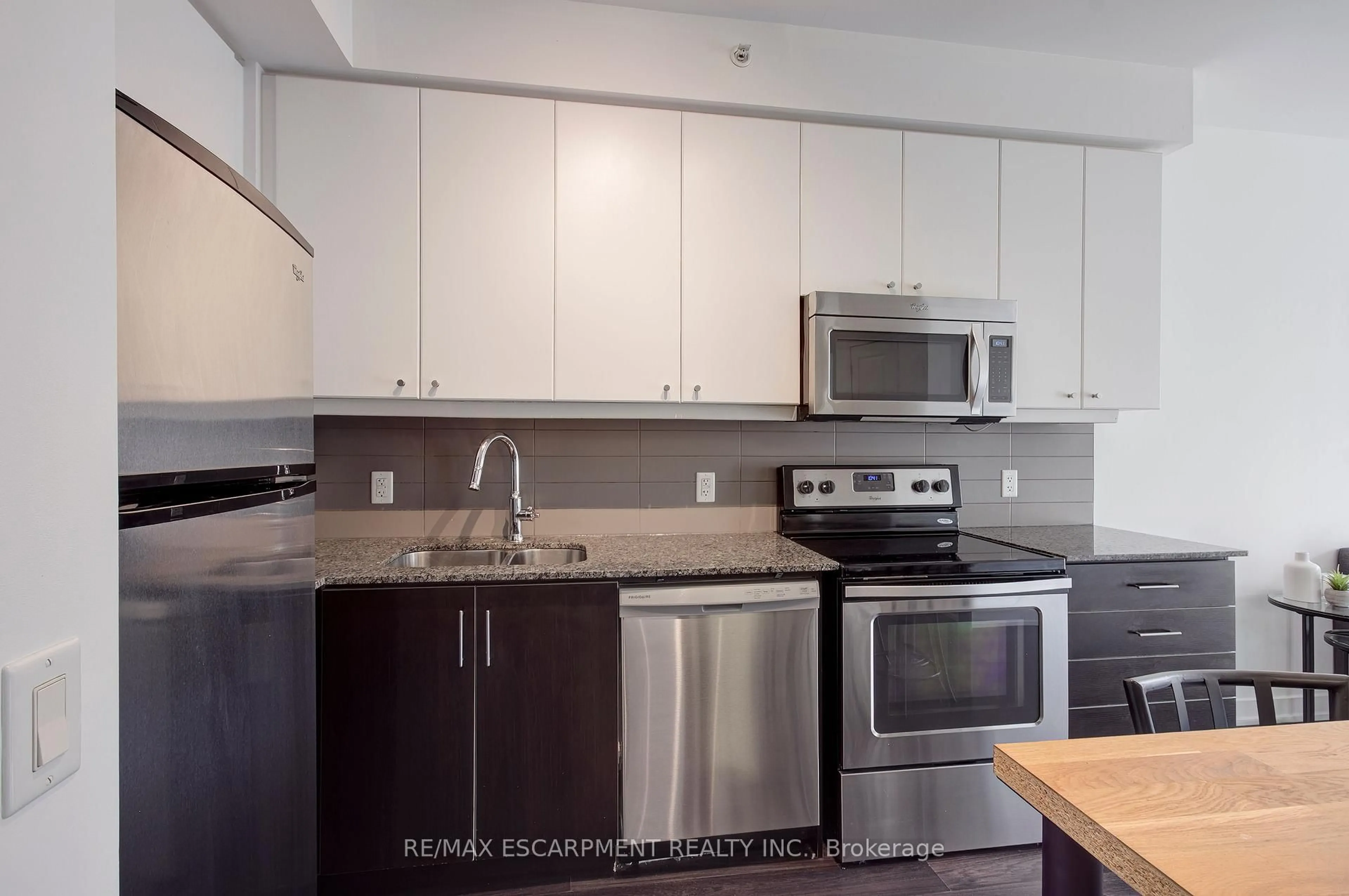 Standard kitchen, unknown for 8 Fieldway Rd #306, Toronto Ontario M8Z 0C3