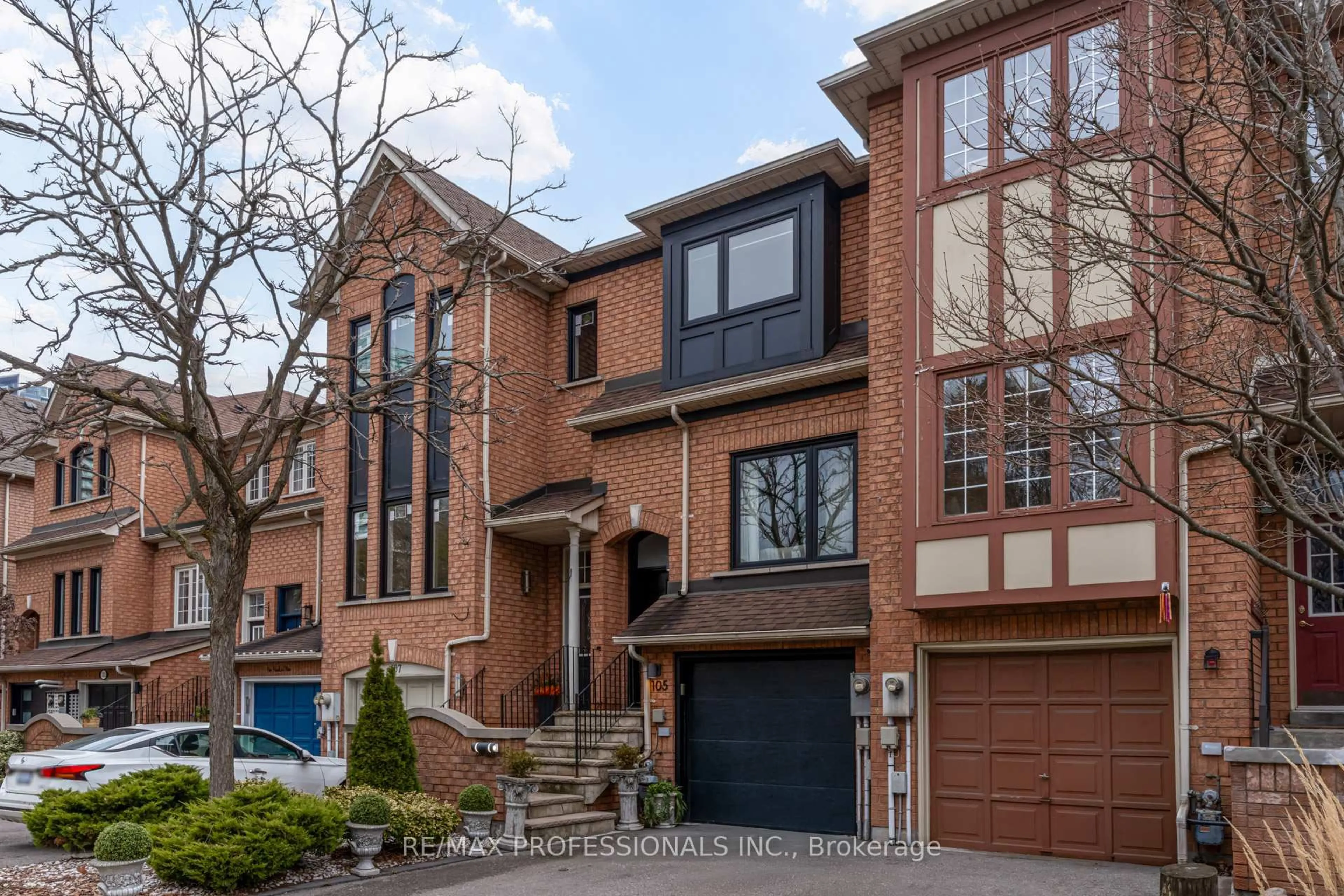 Home with brick exterior material, street for 105 Harbourview Cres, Toronto Ontario M8V 4A9