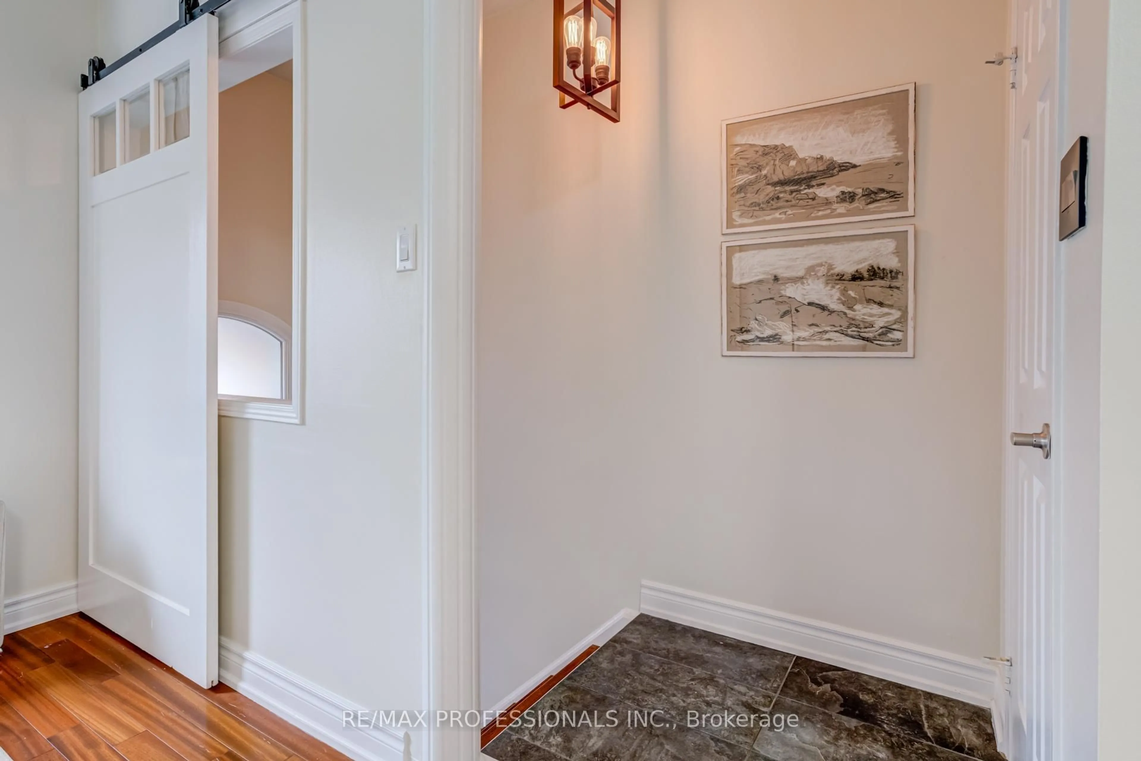 Indoor entryway for 105 Harbourview Cres, Toronto Ontario M8V 4A9