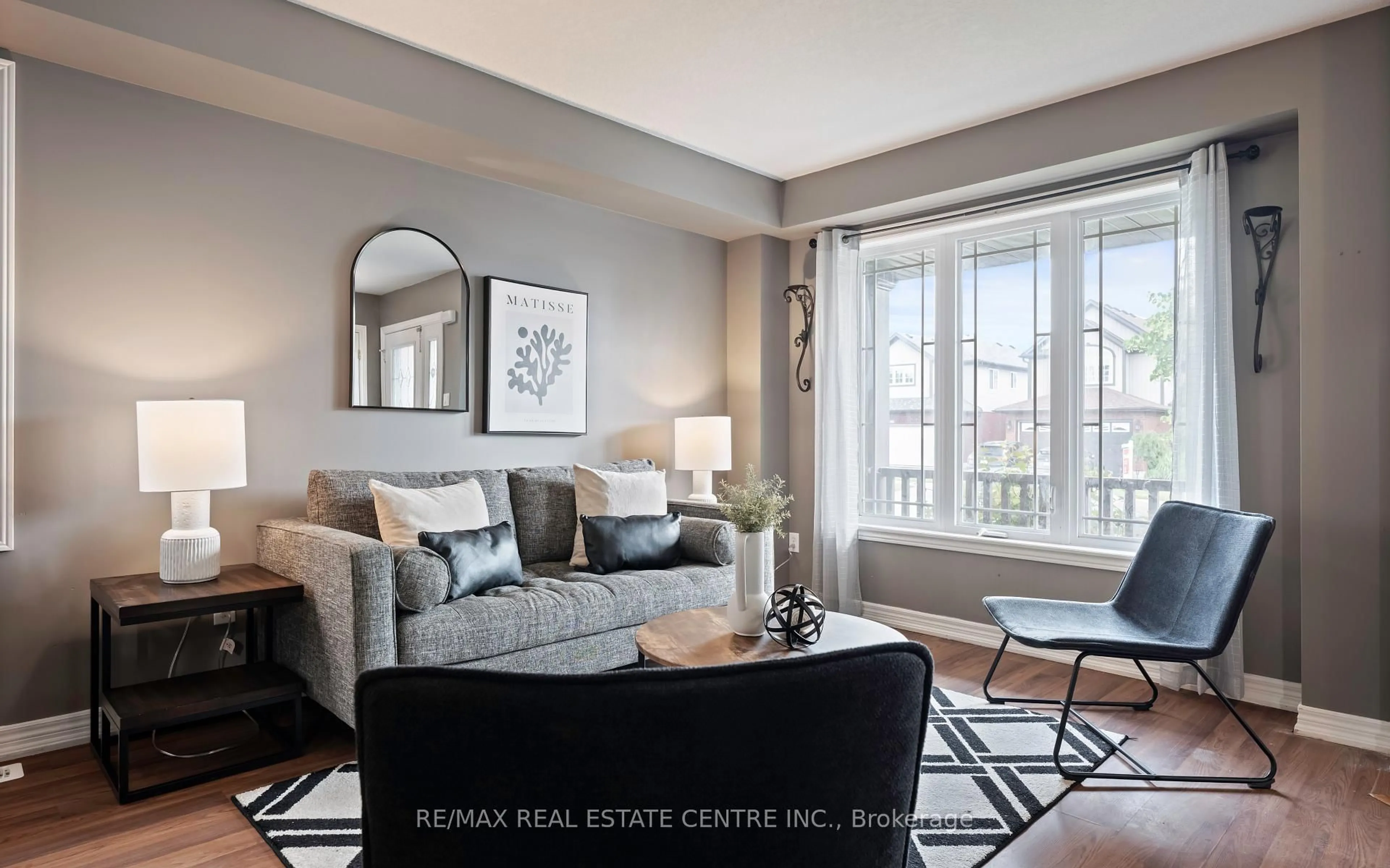 Living room with furniture, unknown for 6 Maude Crt, Orangeville Ontario L9W 0A3