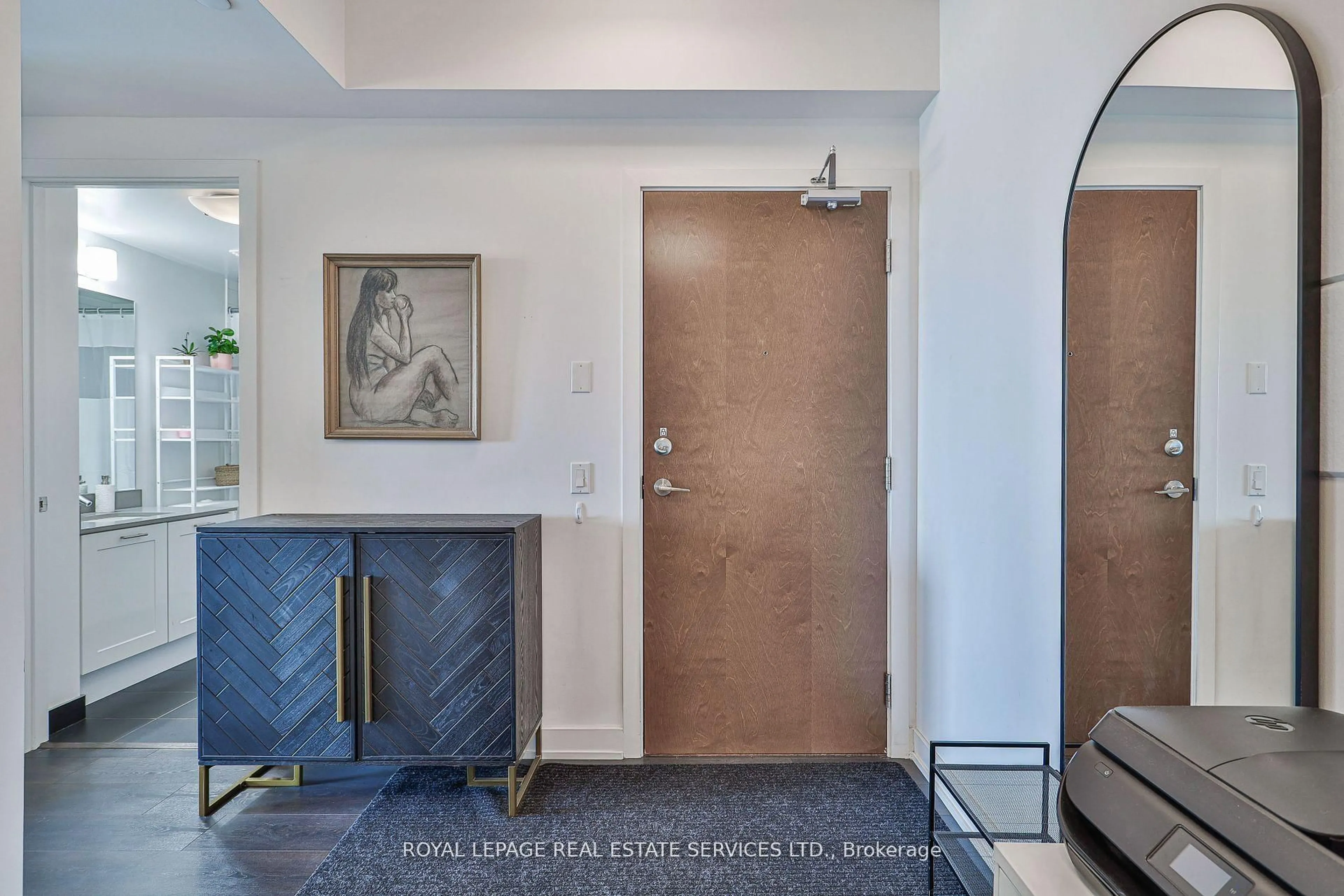 Indoor entryway for 2212 Lake Shore Blvd #2310, Toronto Ontario M8V 0C2