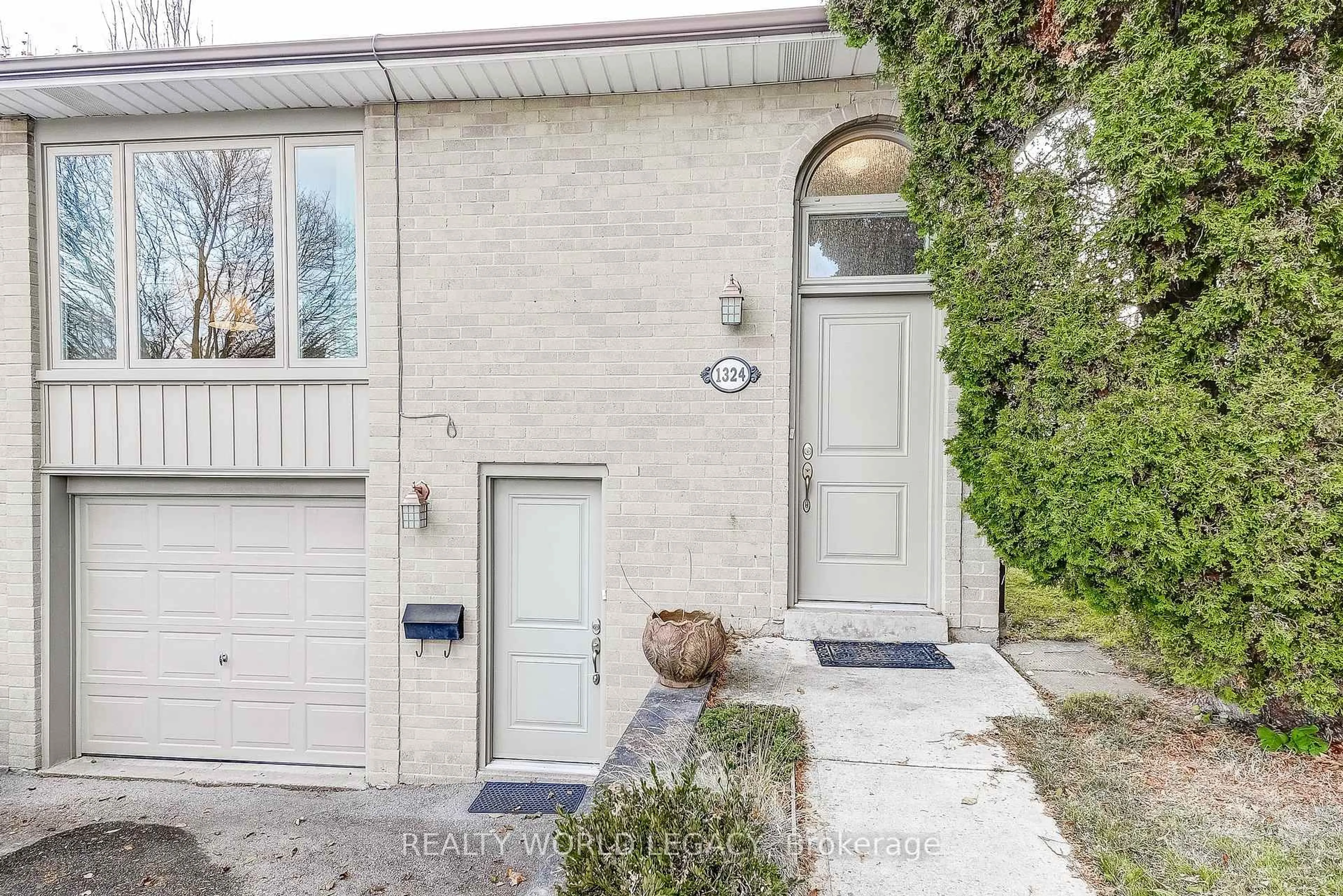 Unknown for 1324 Consort Cres, Burlington Ontario L7M 1J7