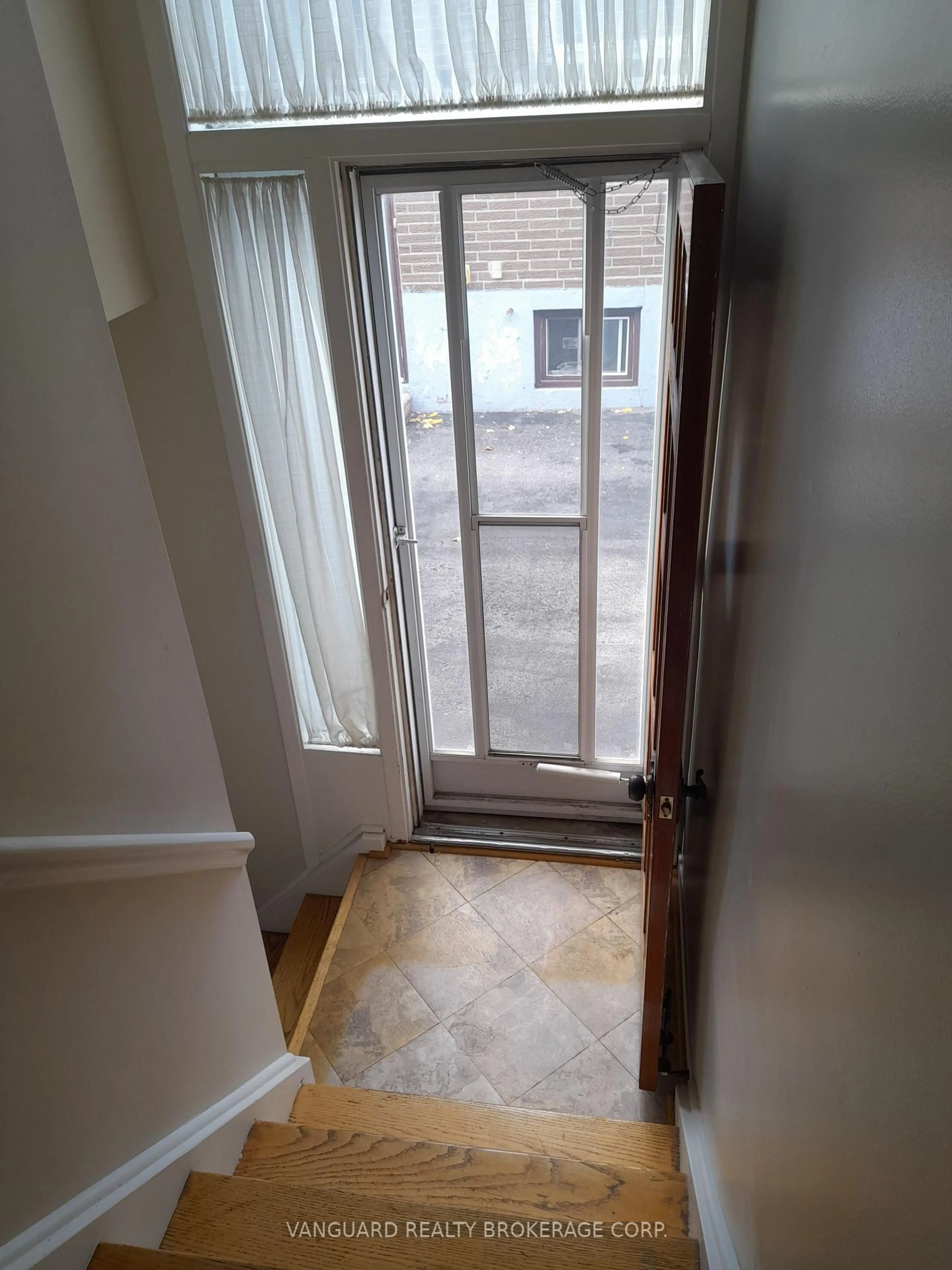 A pic of a room for 3485 Chipley Cres, Mississauga Ontario L4T 2E3