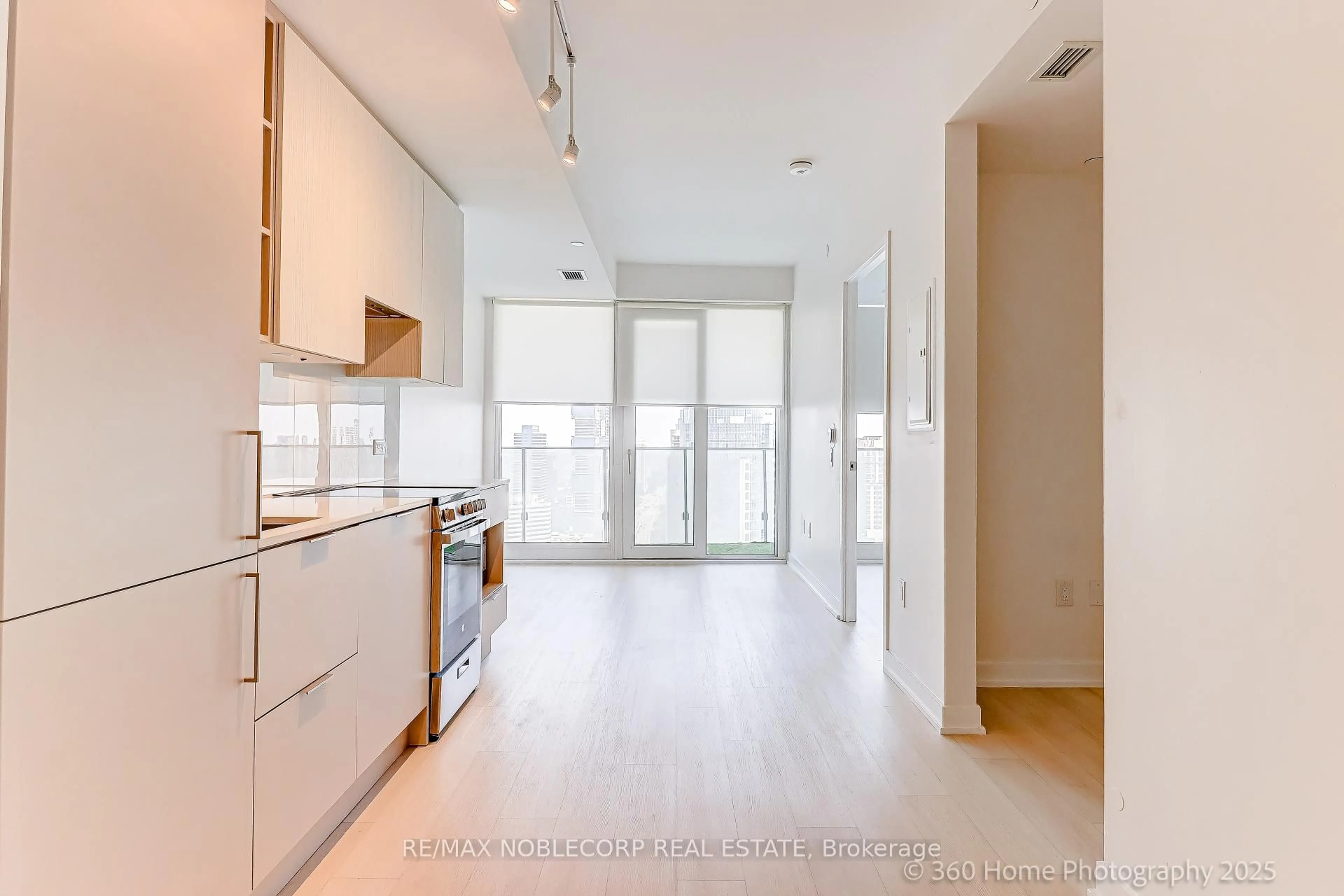 Unknown for 3900 Confederation Pkwy #2912, Mississauga Ontario L5B 0M3