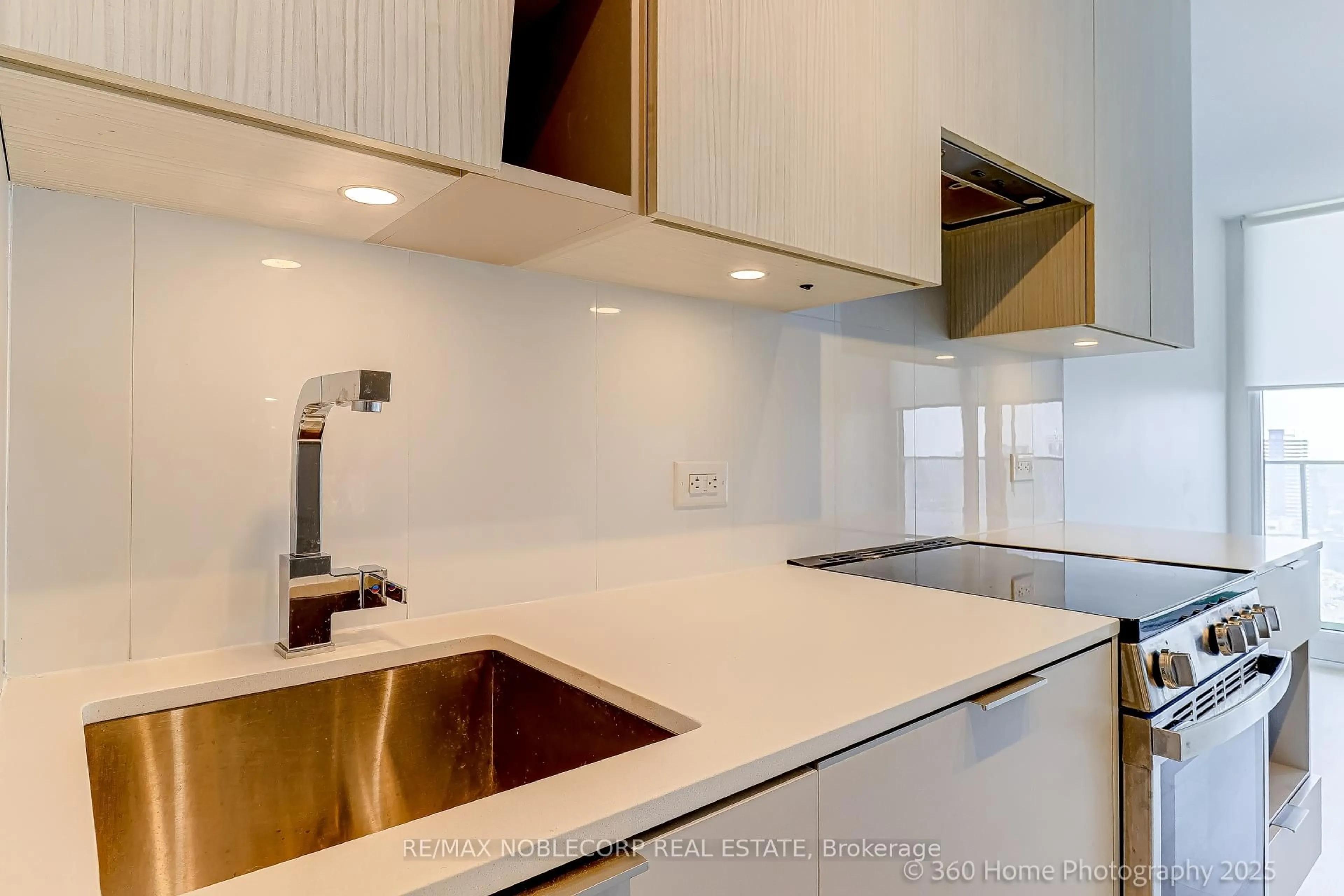 Unknown for 3900 Confederation Pkwy #2912, Mississauga Ontario L5B 0M3