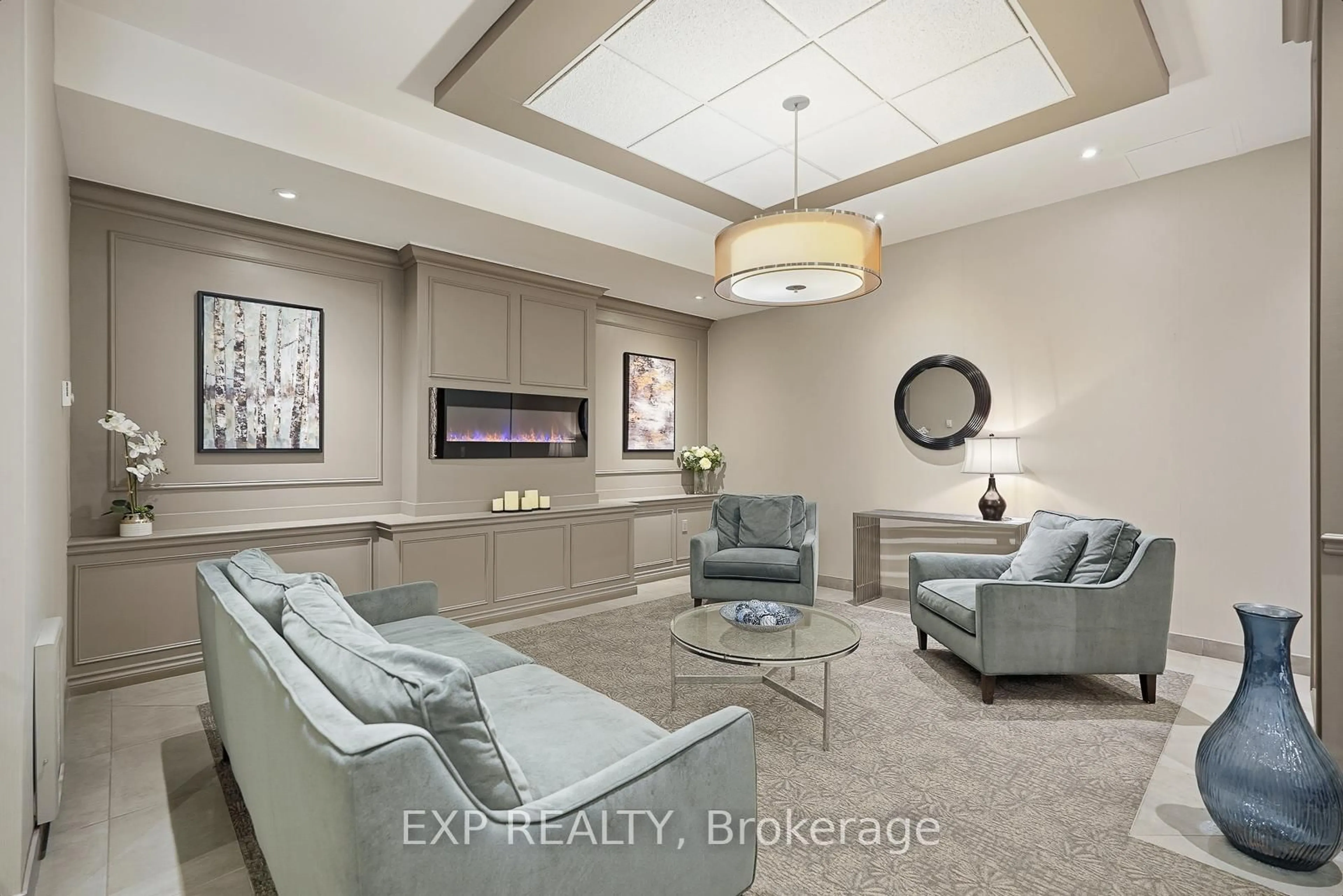 Unknown for 965 Inverhouse Dr #304, Mississauga Ontario L5J 4B4