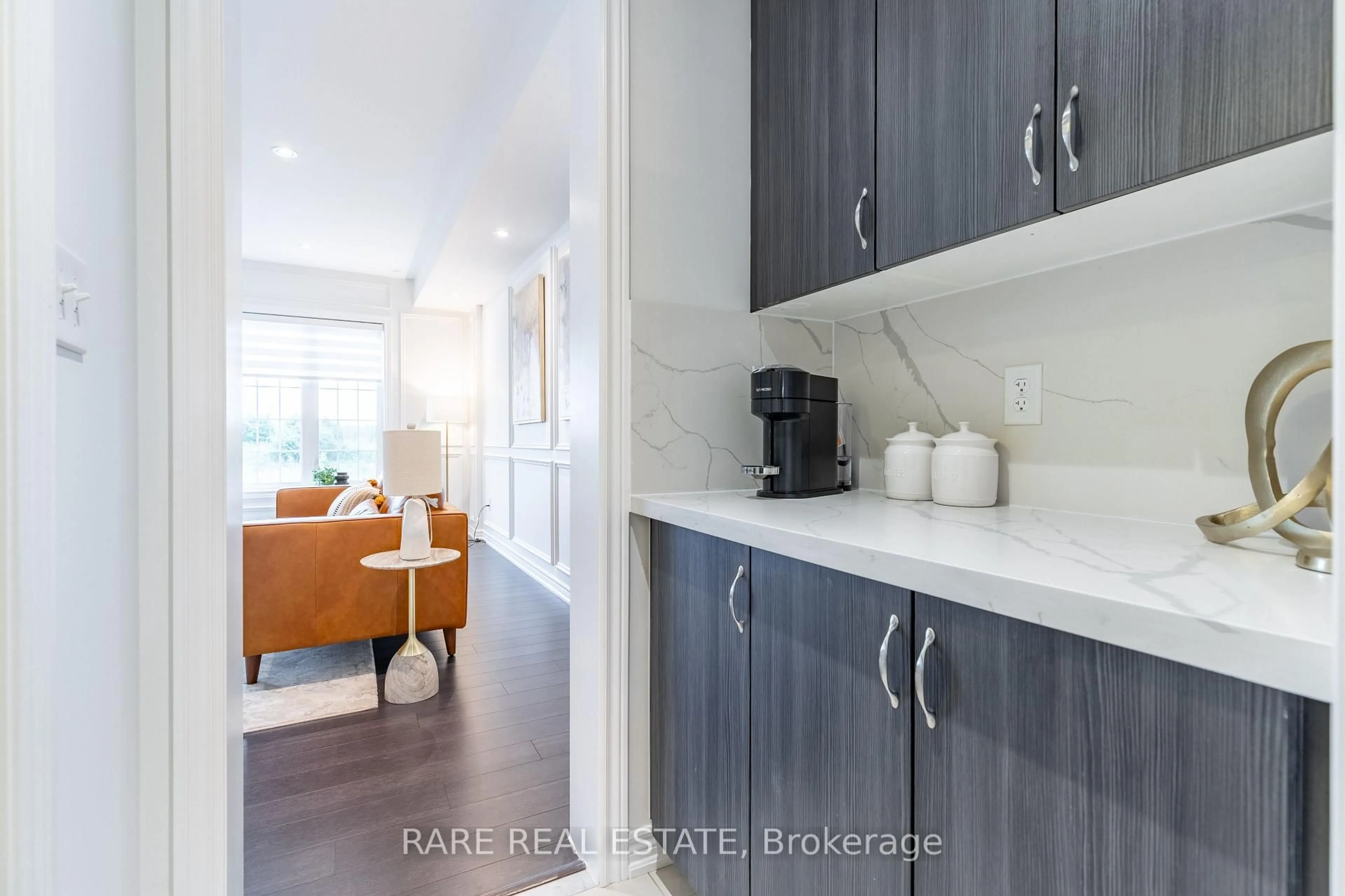 Open concept kitchen, unknown for 483 Terrace Way, Oakville Ontario L6M 1N5