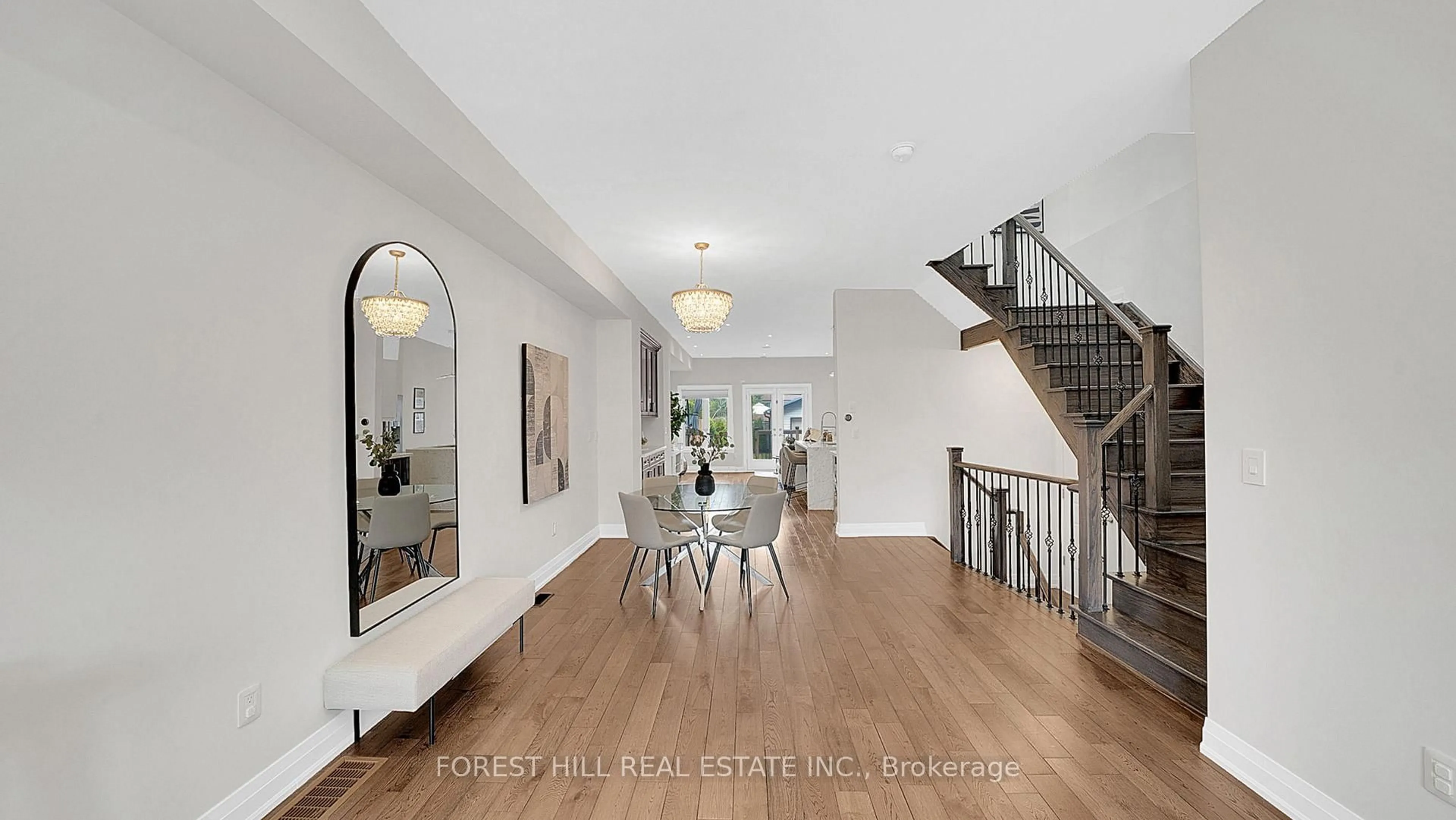 Indoor foyer for 1070 Briar Hill Ave, Toronto Ontario M6B 1M7