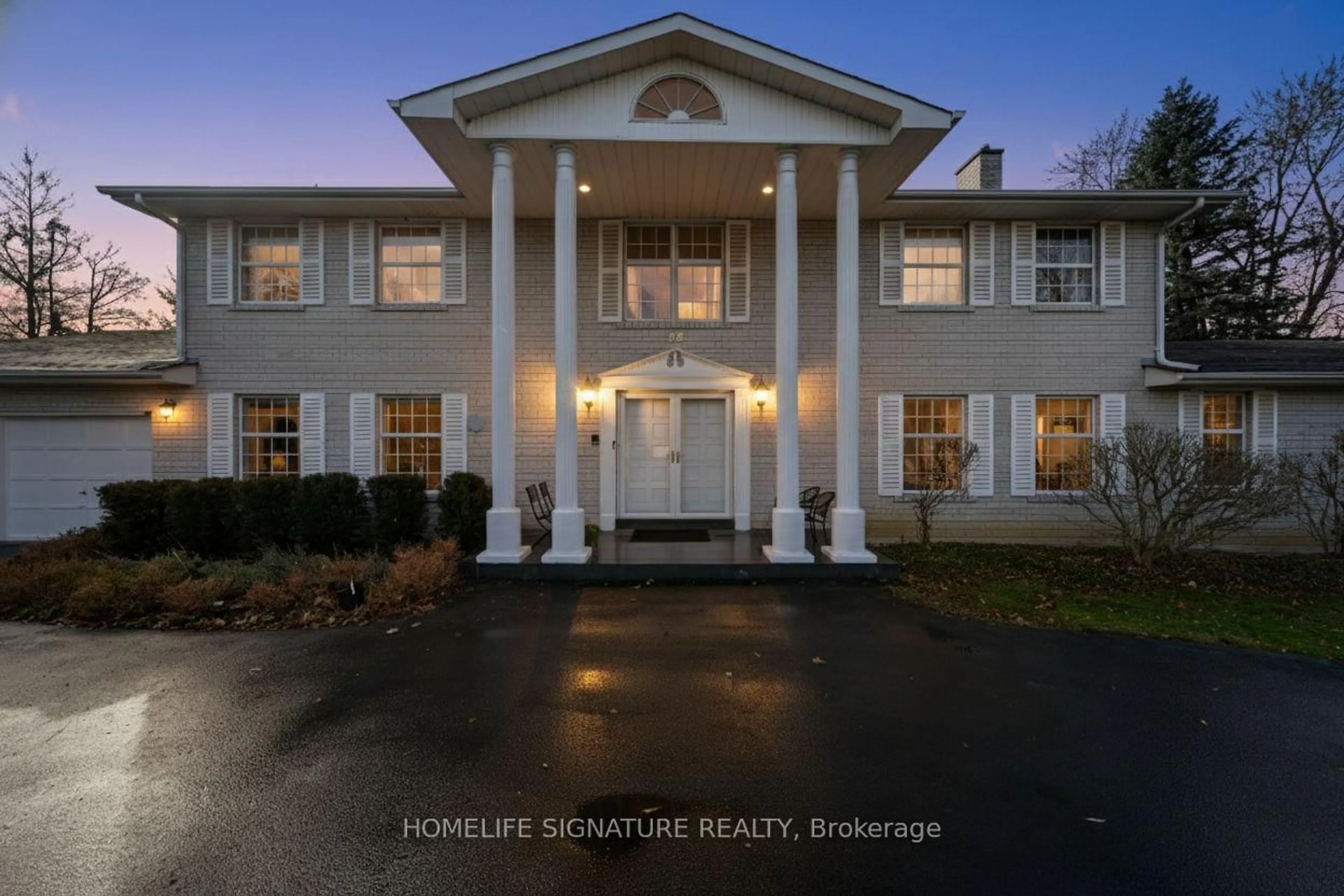 A pic from outside/outdoor area/front of a property/back of a property/a pic from drone, unknown for 28 Walton Dr, Caledon Ontario L7E 0A1