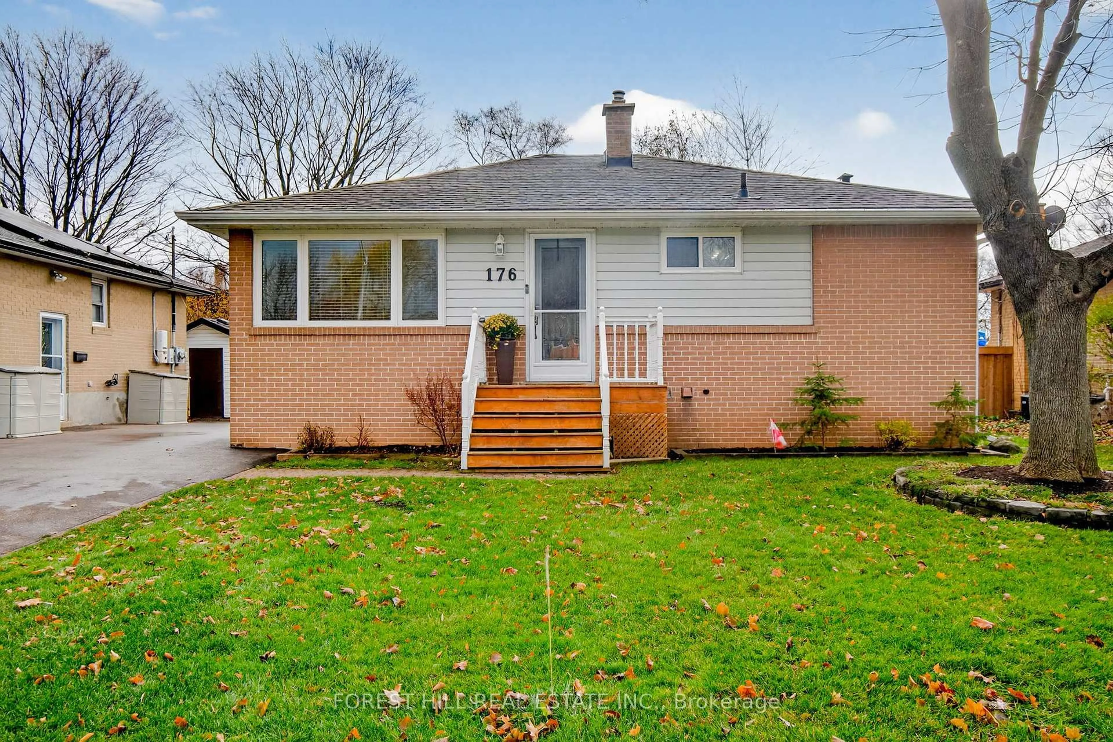 Home with brick exterior material, street for 176 Longfield Rd, Halton Hills Ontario L7J 2K4