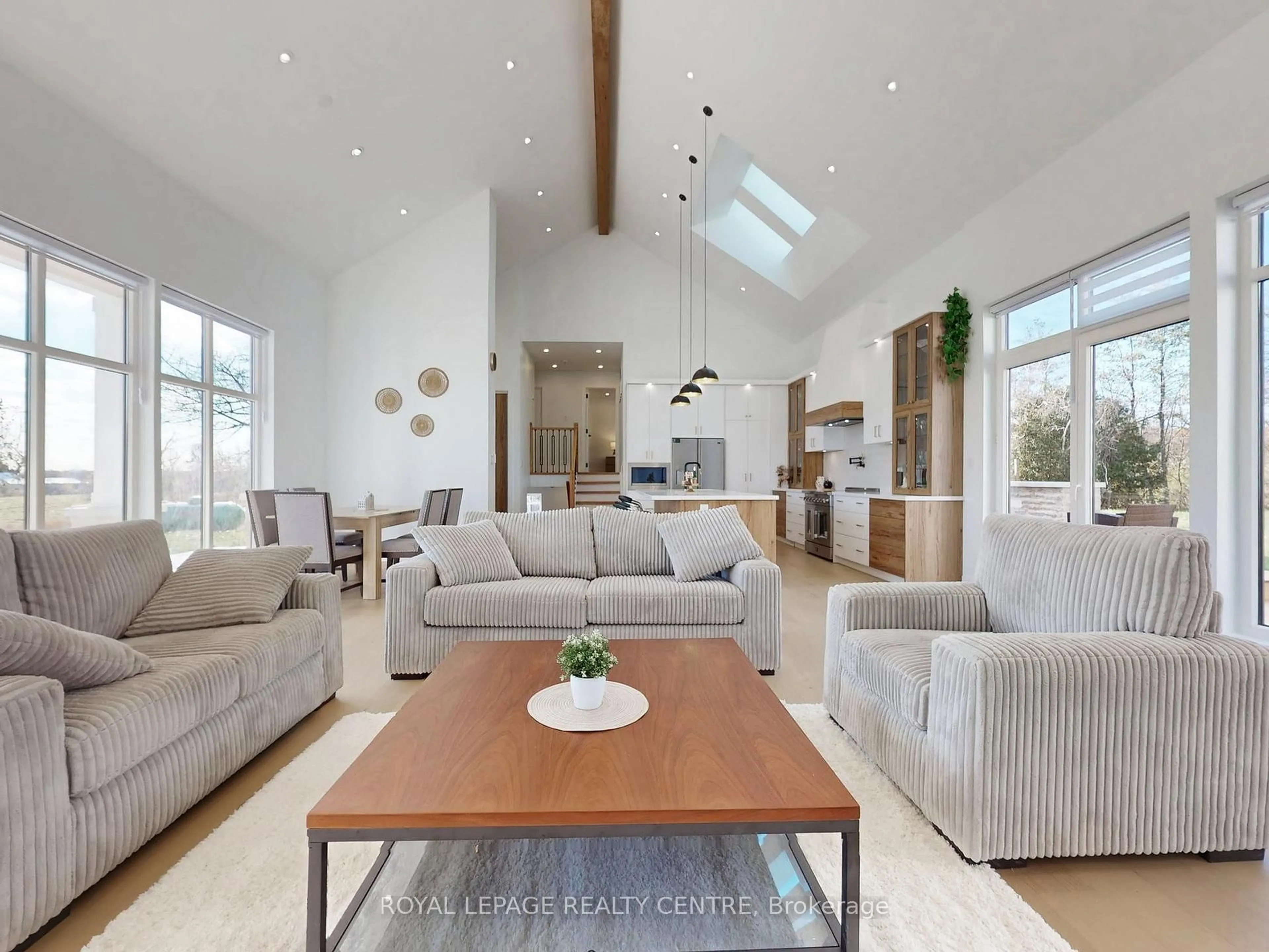 Living room with furniture, unknown for 521 Old York Rd, Burlington Ontario L7P 4Y6