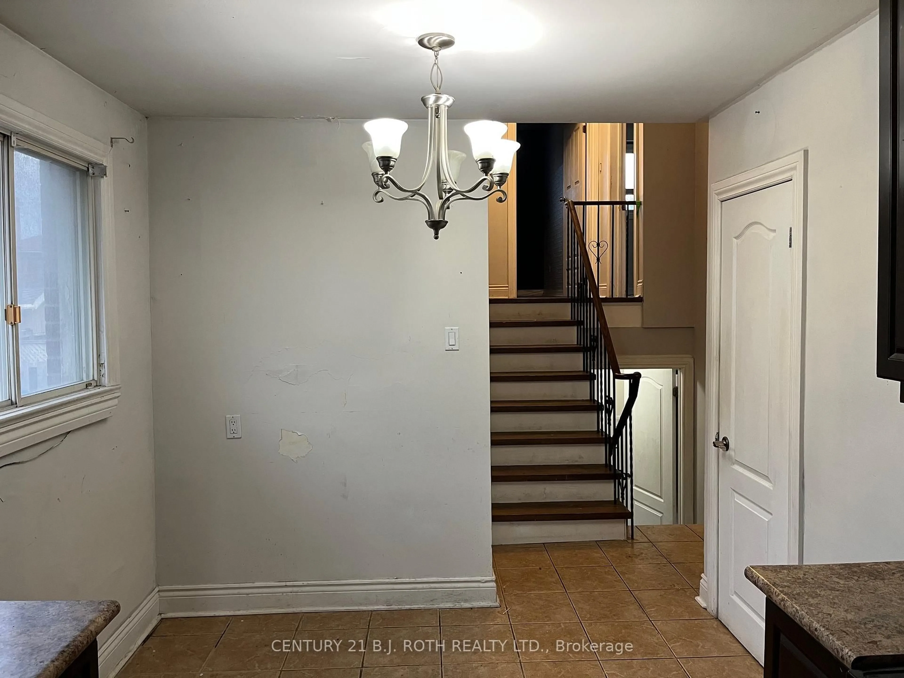 Unknown for 33 Bimini Cres, Toronto Ontario M3N 1S1