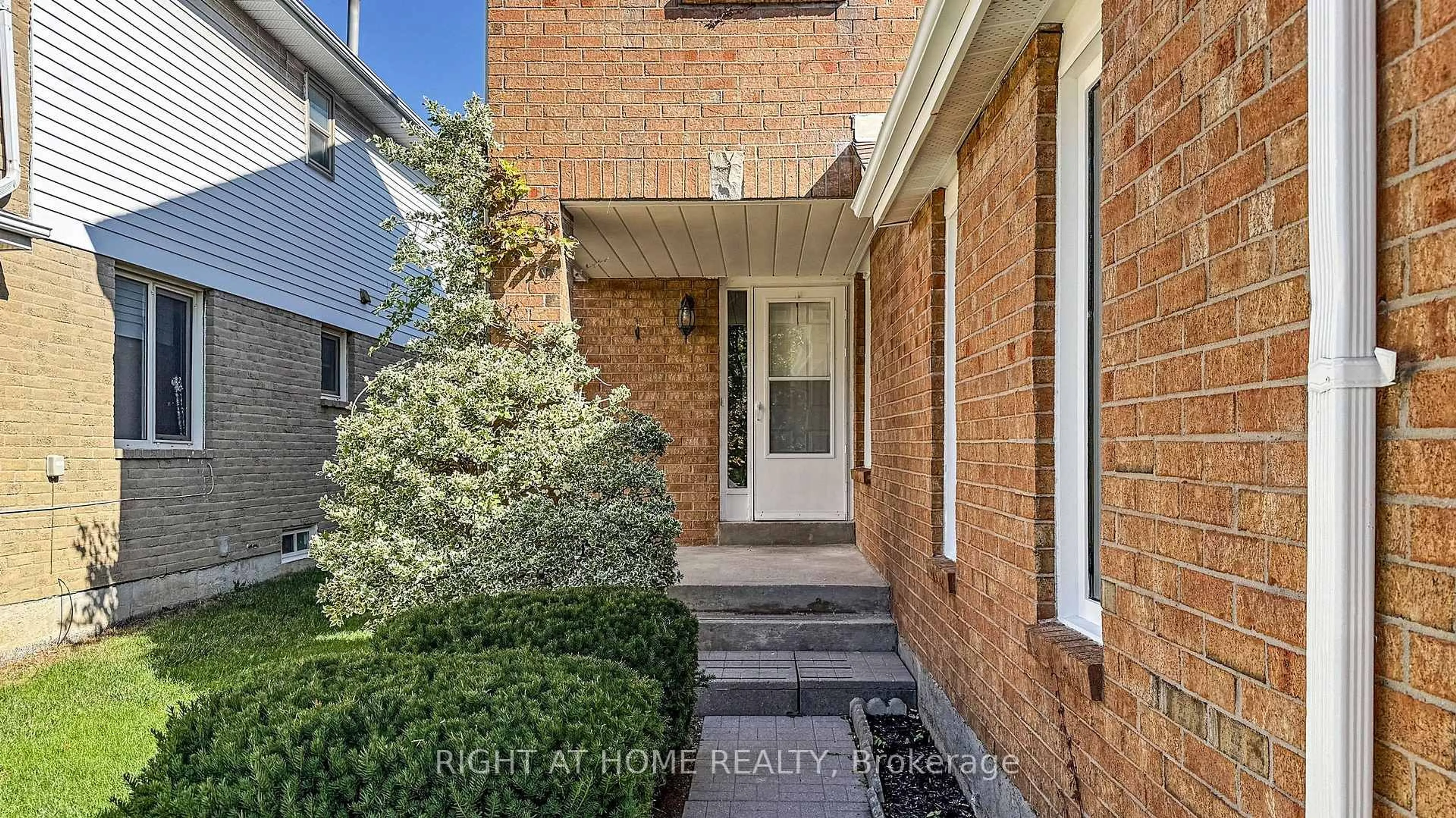 Home with brick exterior material, street for 3362 Wilmar Cres, Mississauga Ontario L5L 4C2