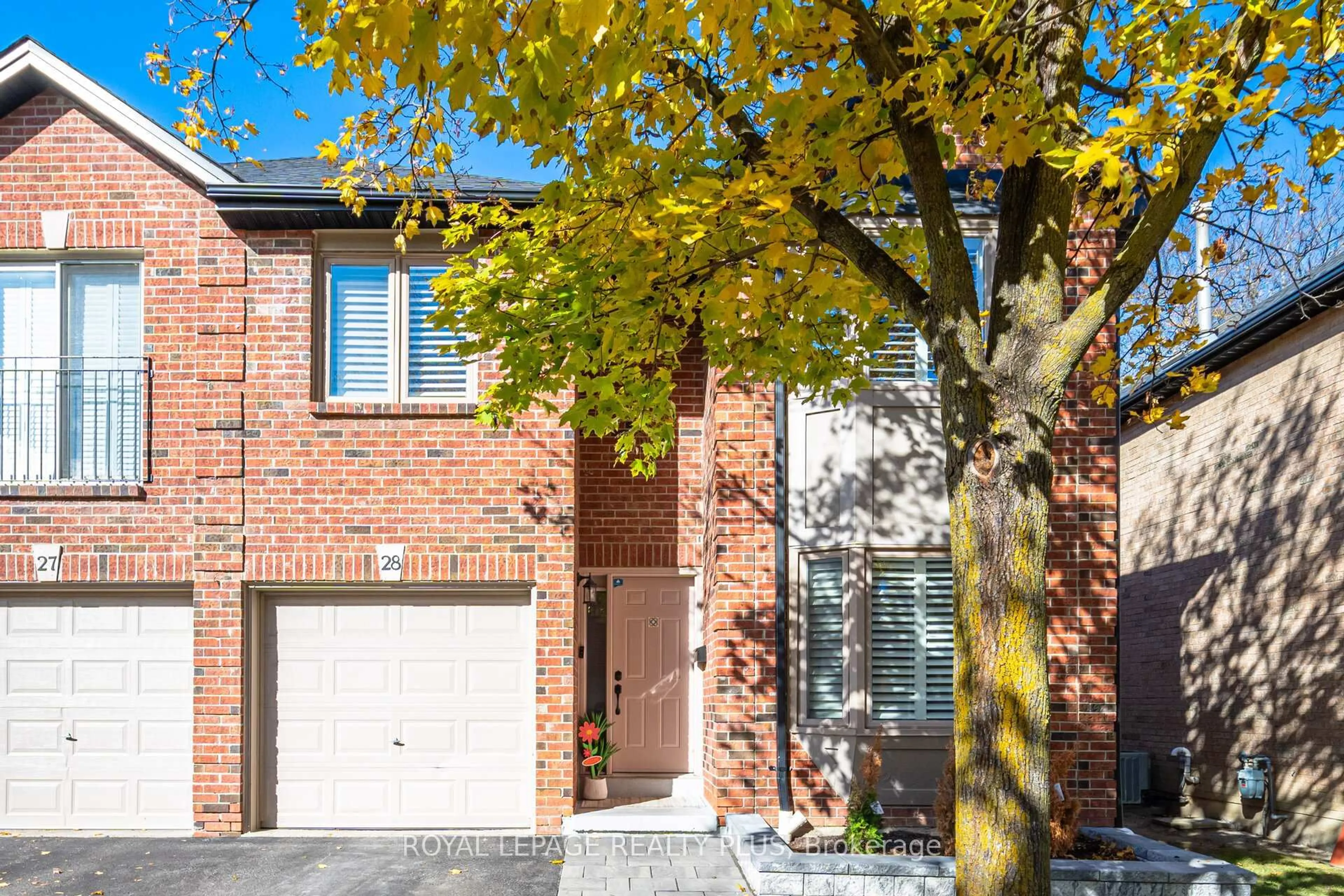 Home with brick exterior material, street for 4635 Regents Terr, Mississauga Ontario L5R 1X4
