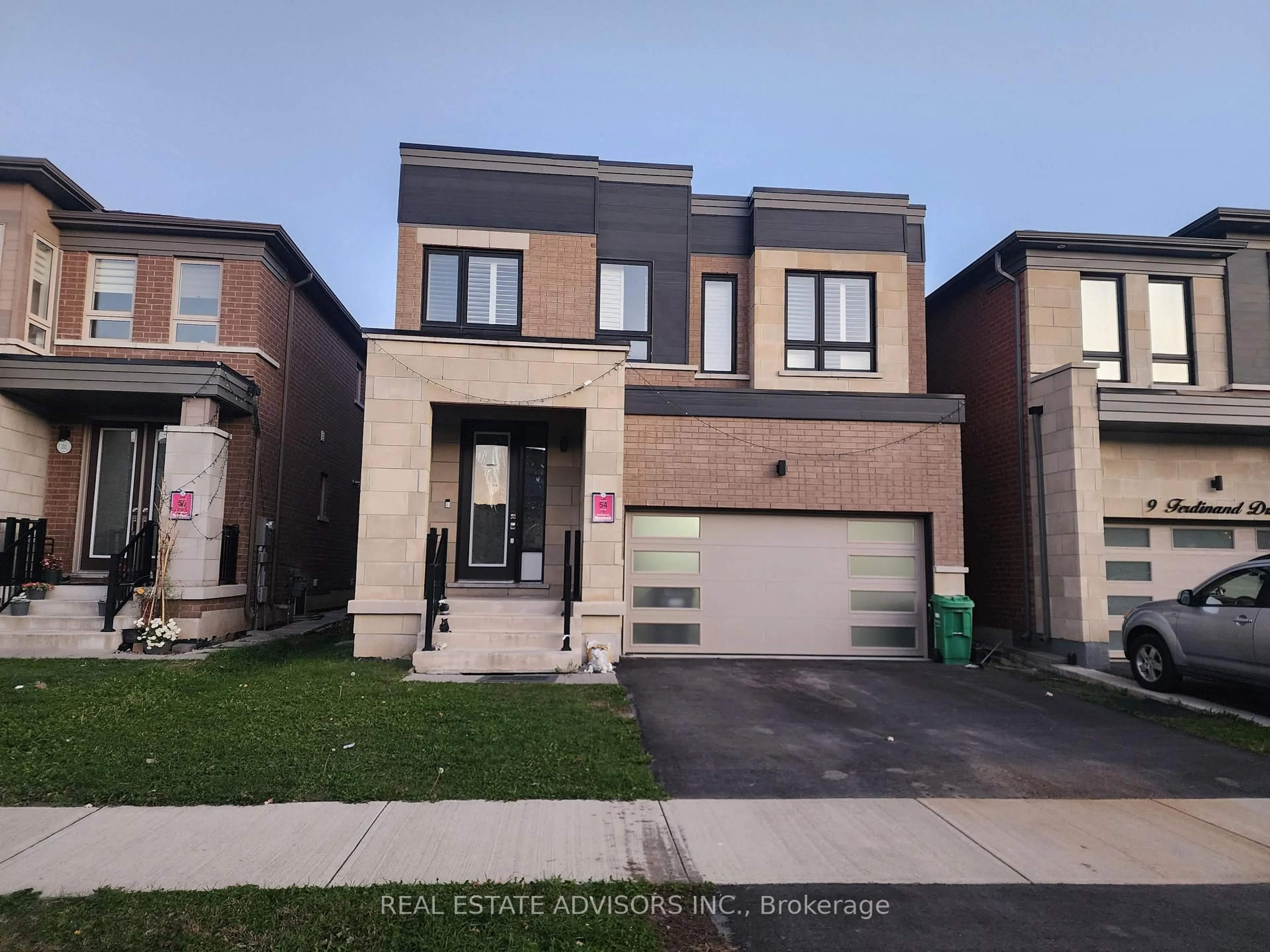 Home with brick exterior material, street for 7 Ferdinand Dr, Brampton Ontario L6Y 0E4