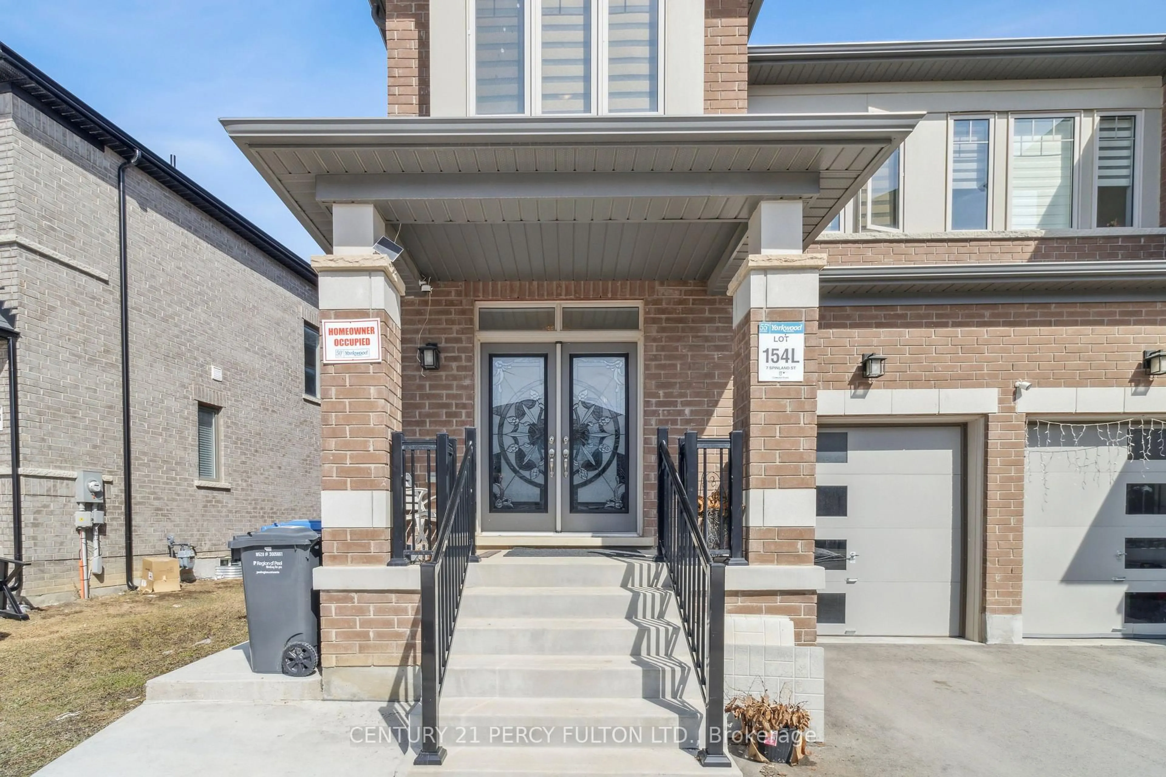 Home with brick exterior material, street for 7 Spinland St, Caledon Ontario L7C 4K4