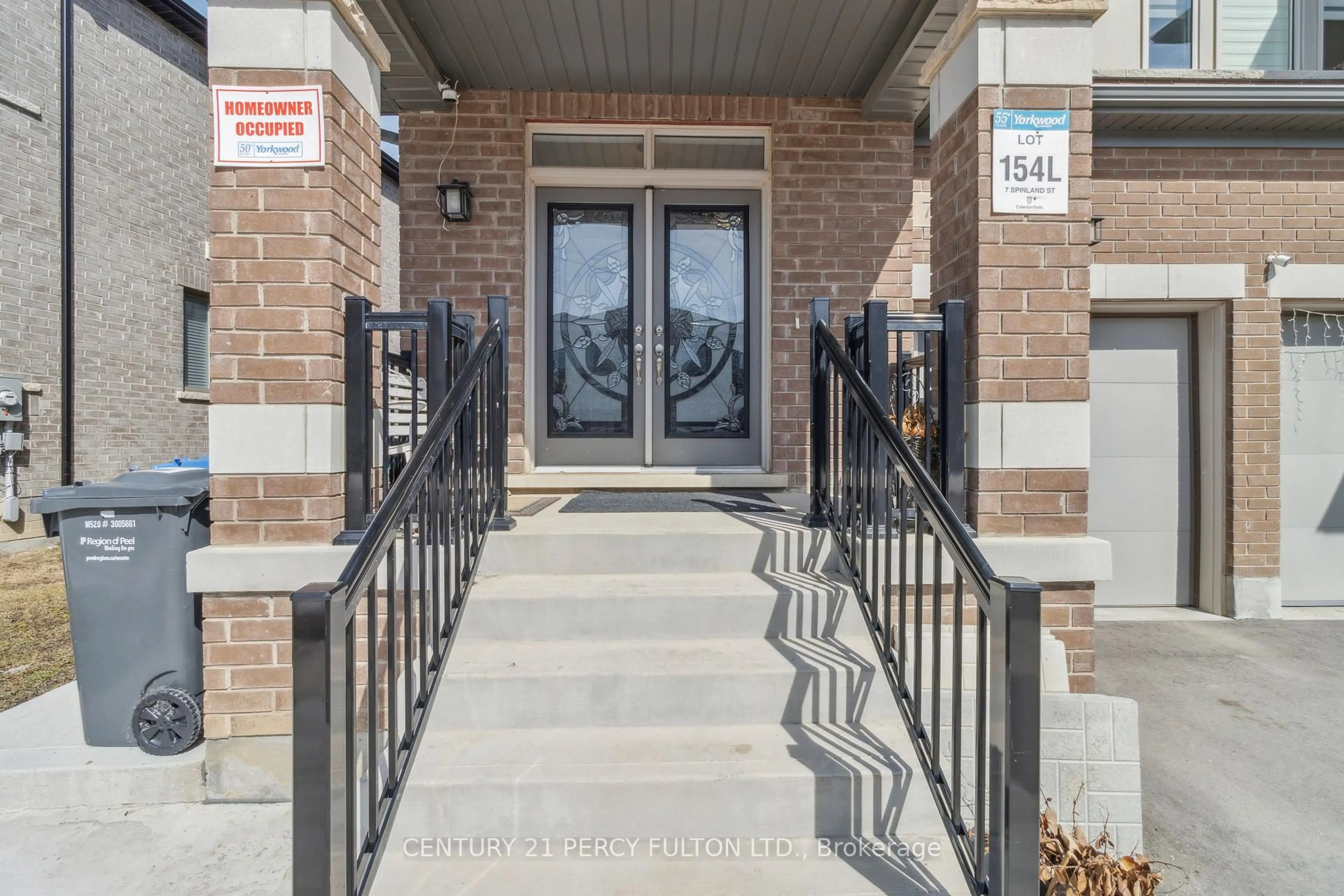 Indoor entryway for 7 Spinland St, Caledon Ontario L7C 4K4