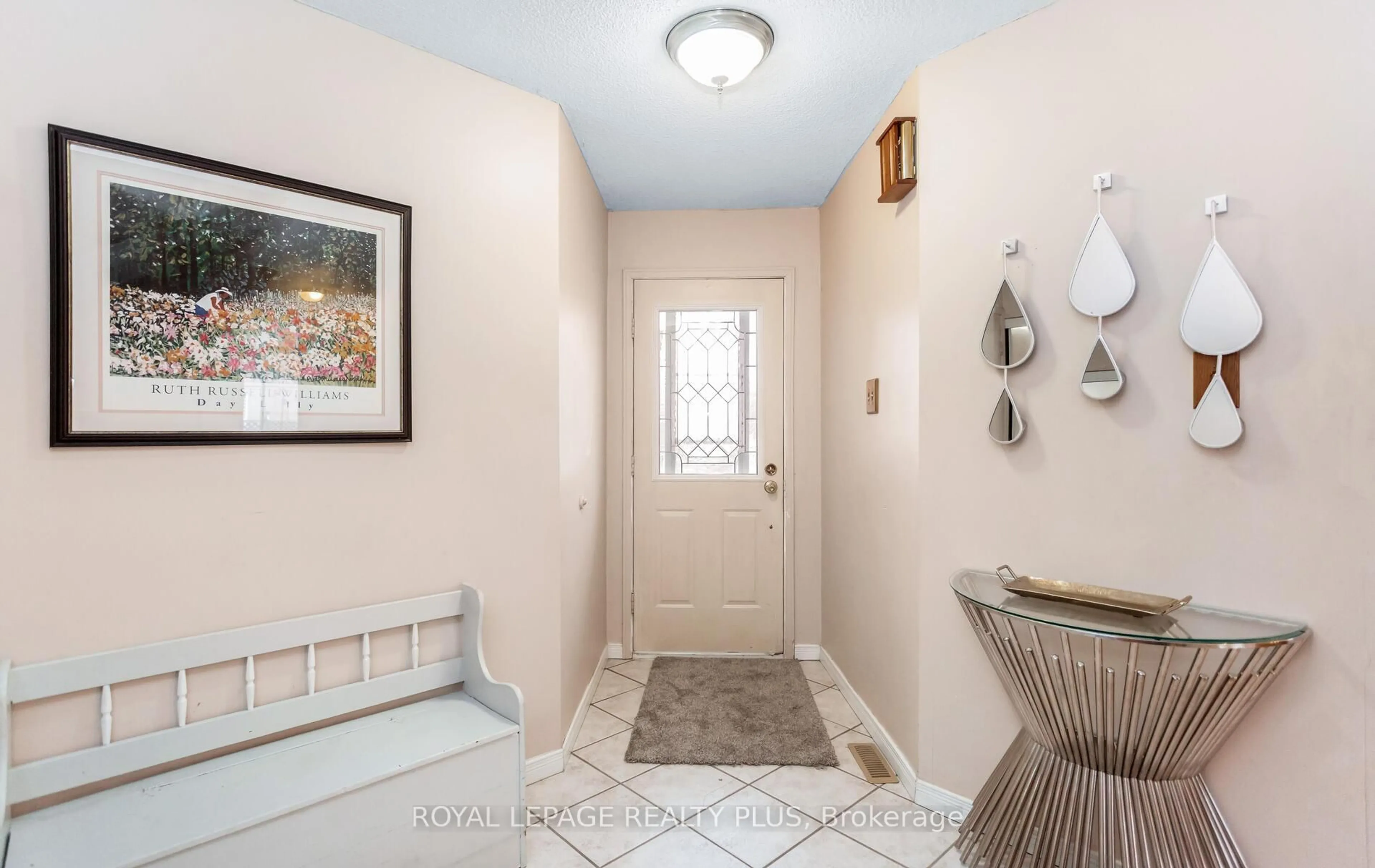 Indoor entryway for 138 Atkins Circ, Brampton Ontario L6X 4E7