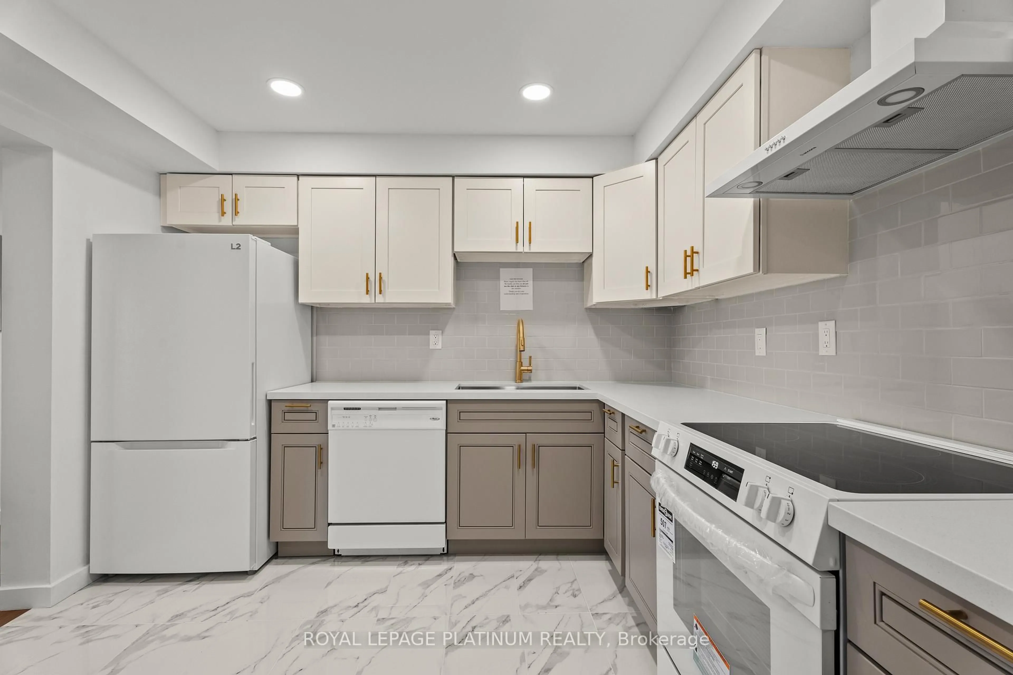 Standard kitchen, ceramic/tile floor for 2120 Rathburn Rd #43, Mississauga Ontario L4W 2S8