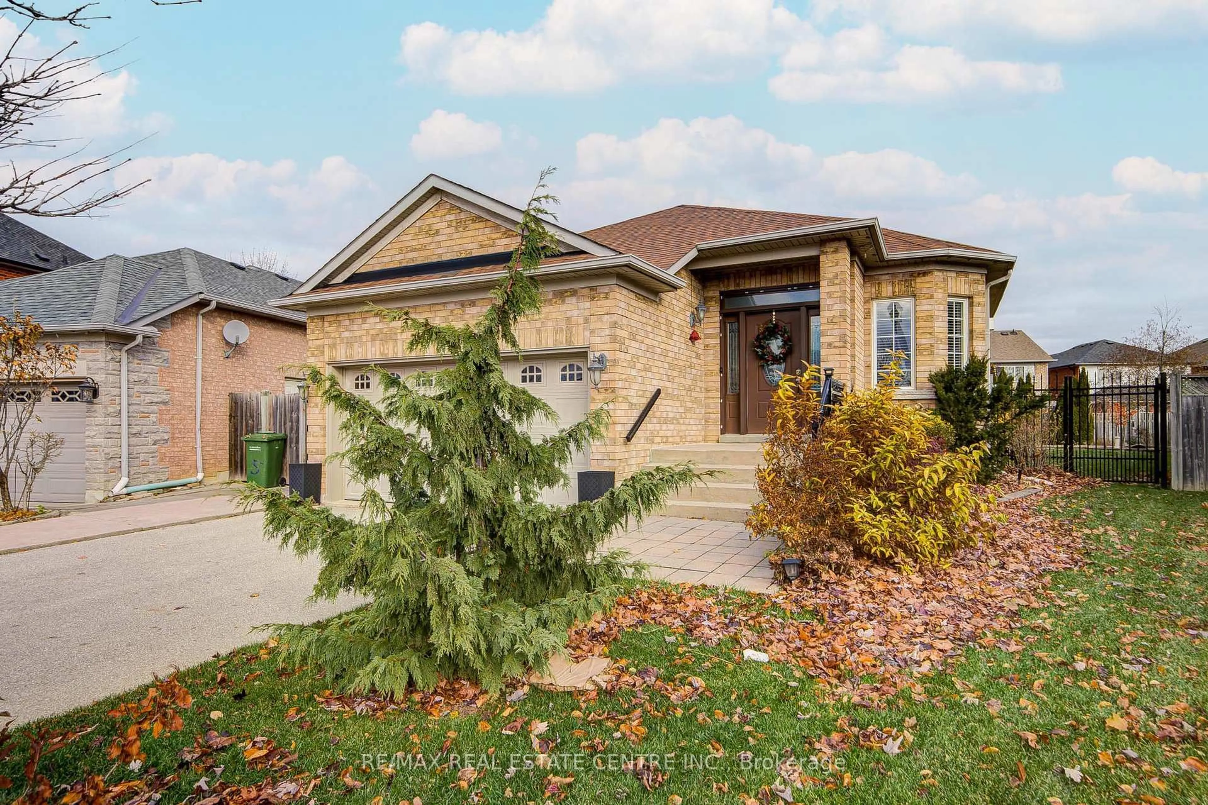 Home with brick exterior material, street for 7 Carmichael Crt, Caledon Ontario L7E 2L8