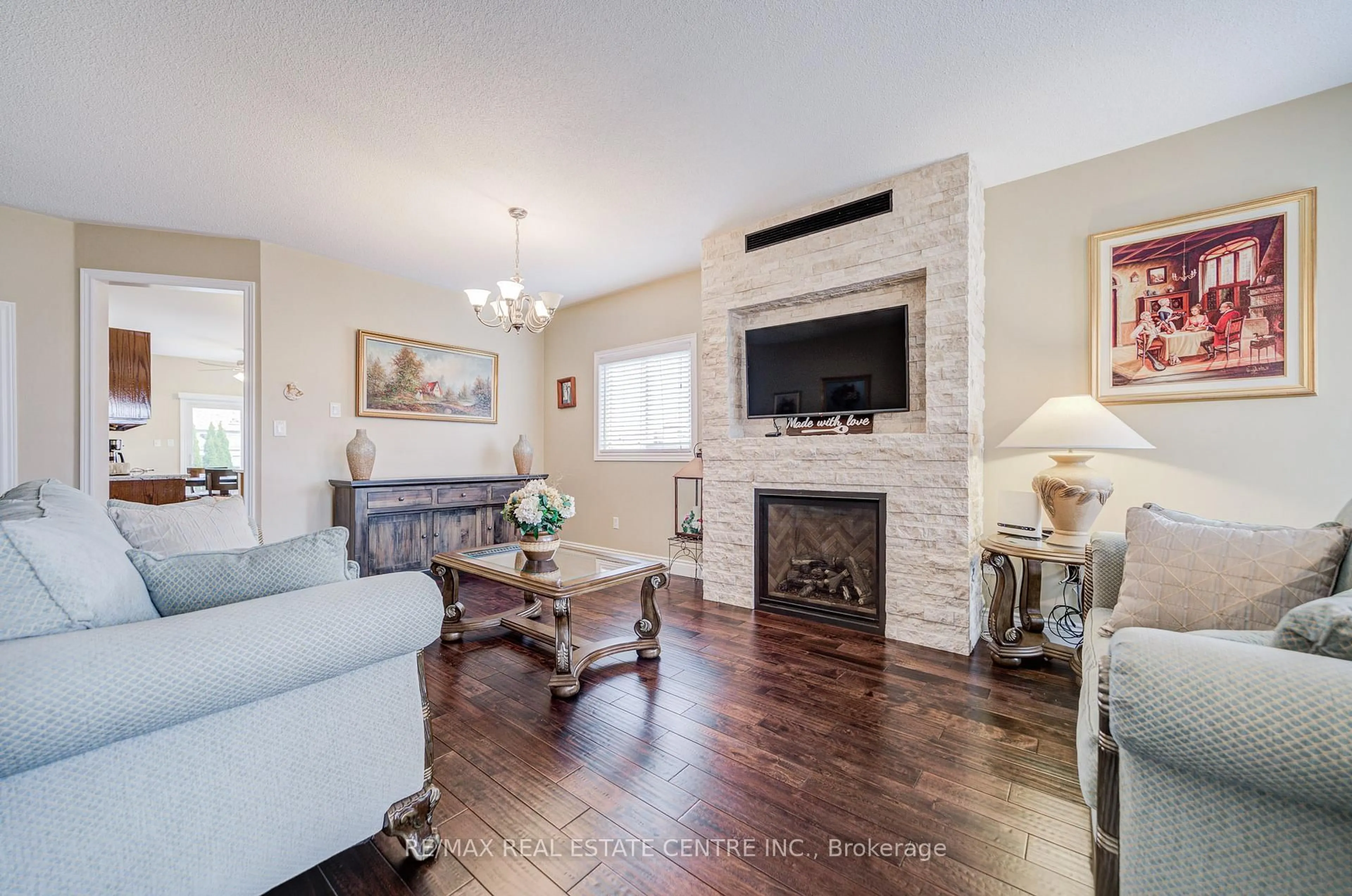 Living room with furniture, unknown for 7 Carmichael Crt, Caledon Ontario L7E 2L8
