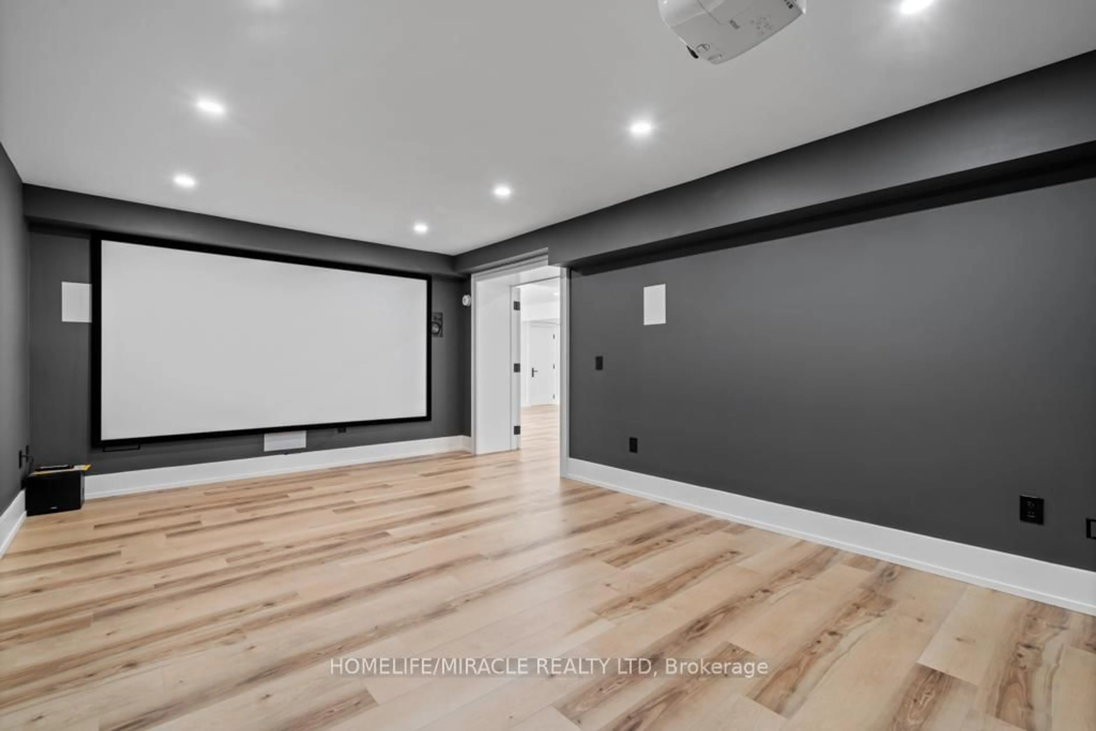 Home theater for 282 Maurice Dr, Oakville Ontario L6K 2X3