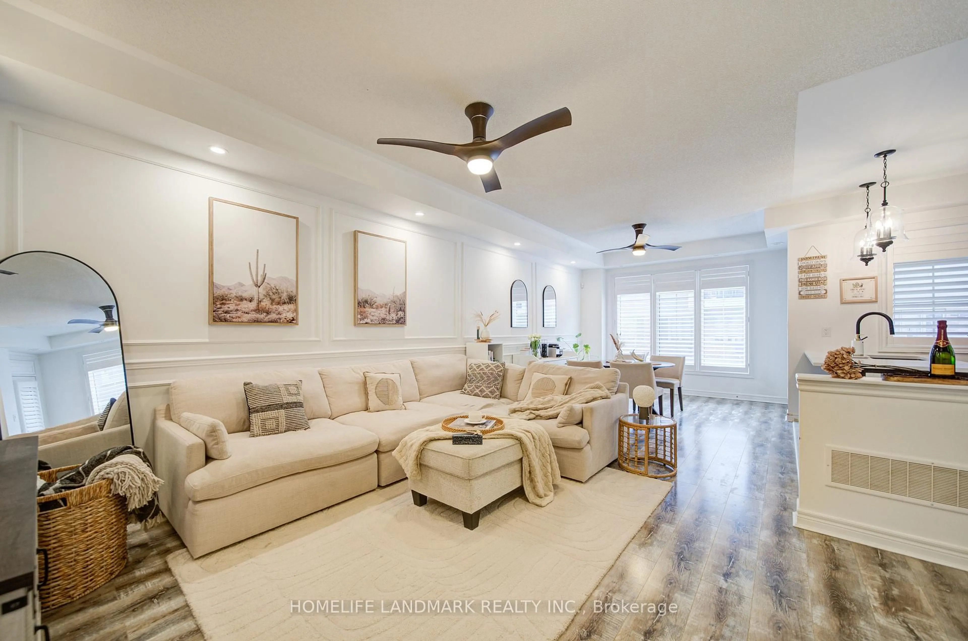 Living room with furniture, unknown for 2435 Greenwich Dr #71, Oakville Ontario L6M 0S4