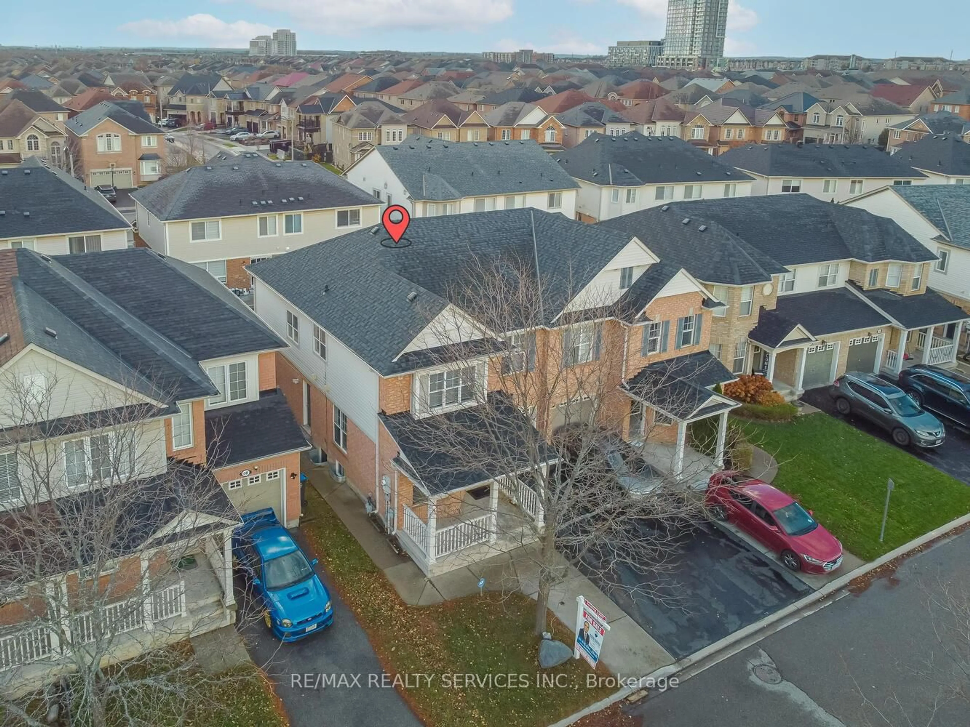 A pic from outside/outdoor area/front of a property/back of a property/a pic from drone, city buildings view from balcony for 36 Tawnie Cres, Brampton Ontario L6X 0L7