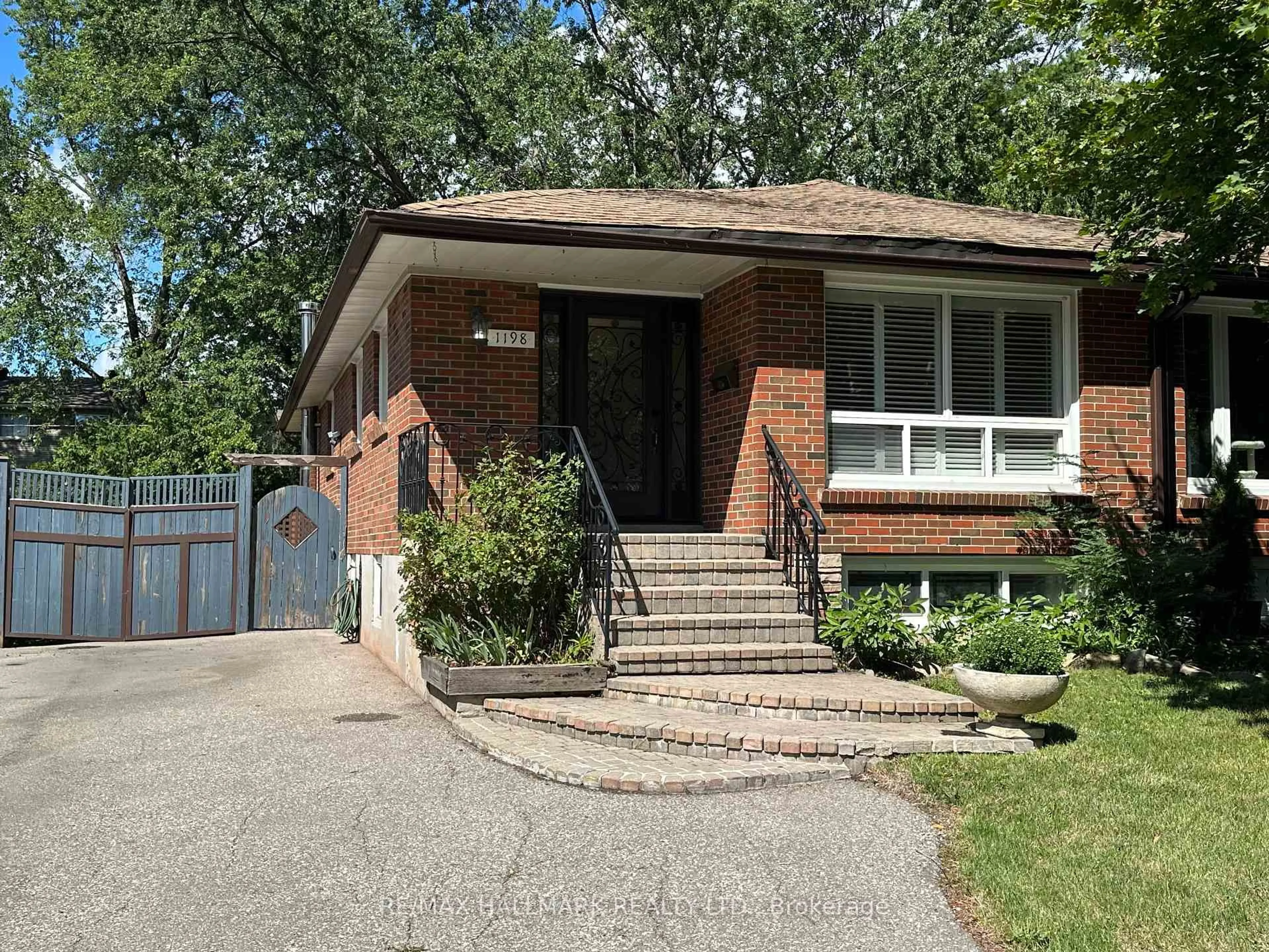 Home with brick exterior material, street for 1198 Ingledene Dr, Oakville Ontario L6H 2H9