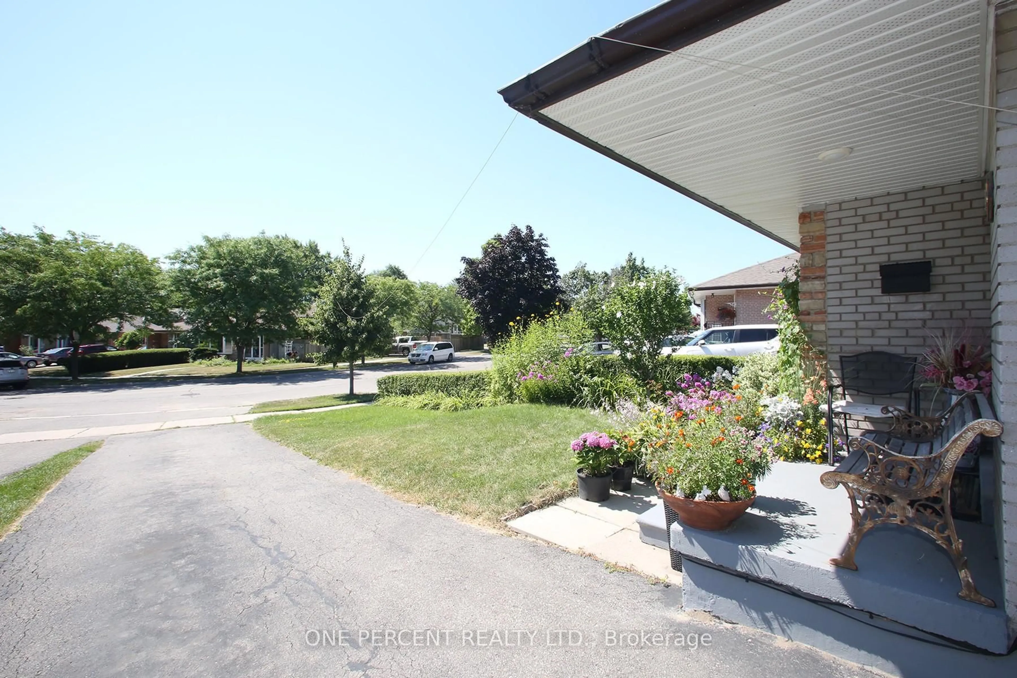 Patio, street for 1543 Sandgate Cres, Mississauga Ontario L5J 2E3