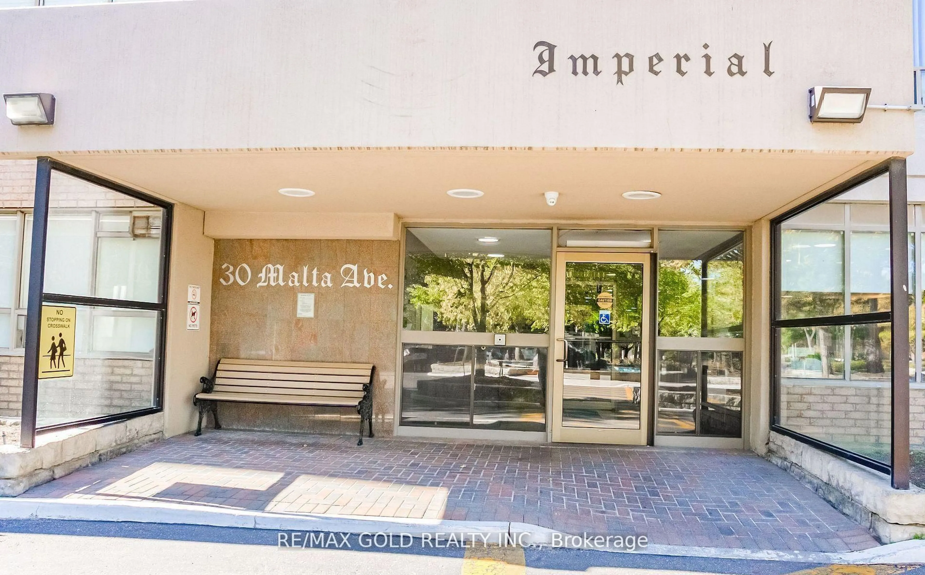 Indoor foyer for 30 Malta Ave #403, Brampton Ontario L6Y 4W6