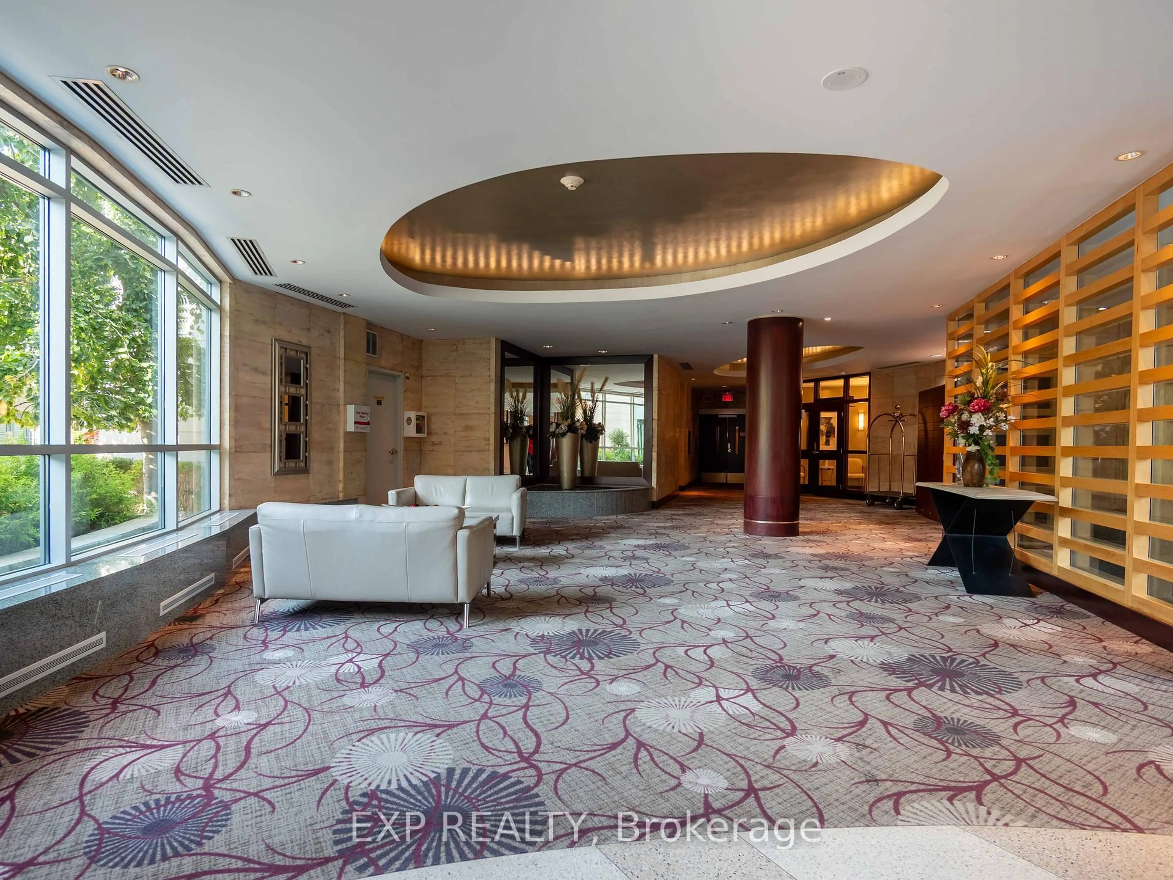 Indoor foyer for 2111 Lakeshore Blvd #501, Toronto Ontario M8V 4B2