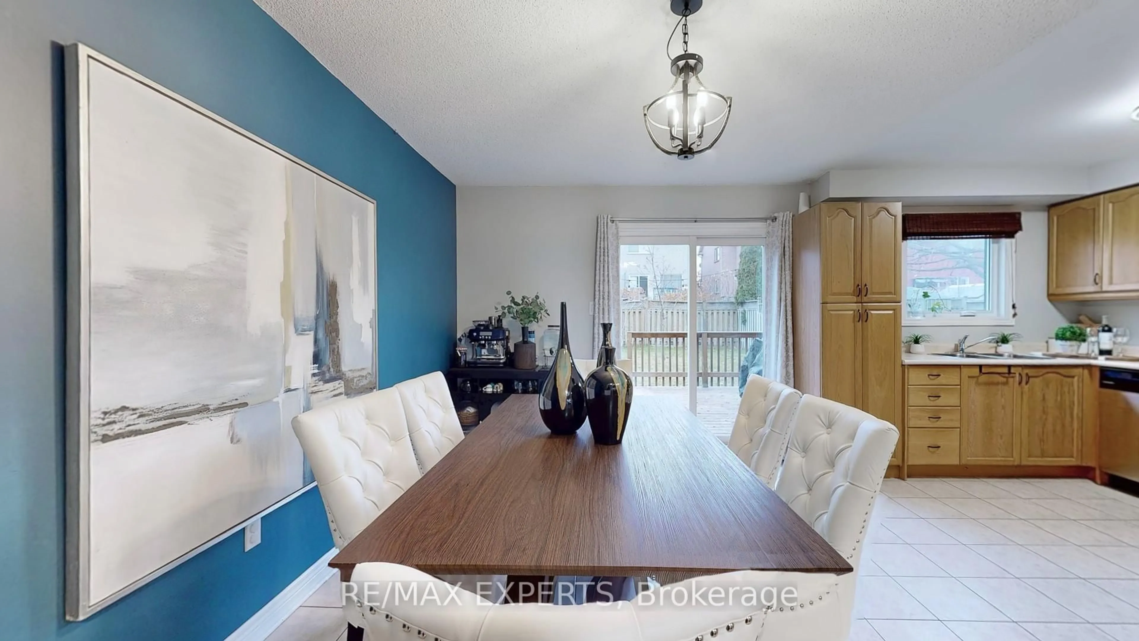 Dining room, wood/laminate floor for 21 Wakely Blvd, Caledon Ontario L7E 2H4