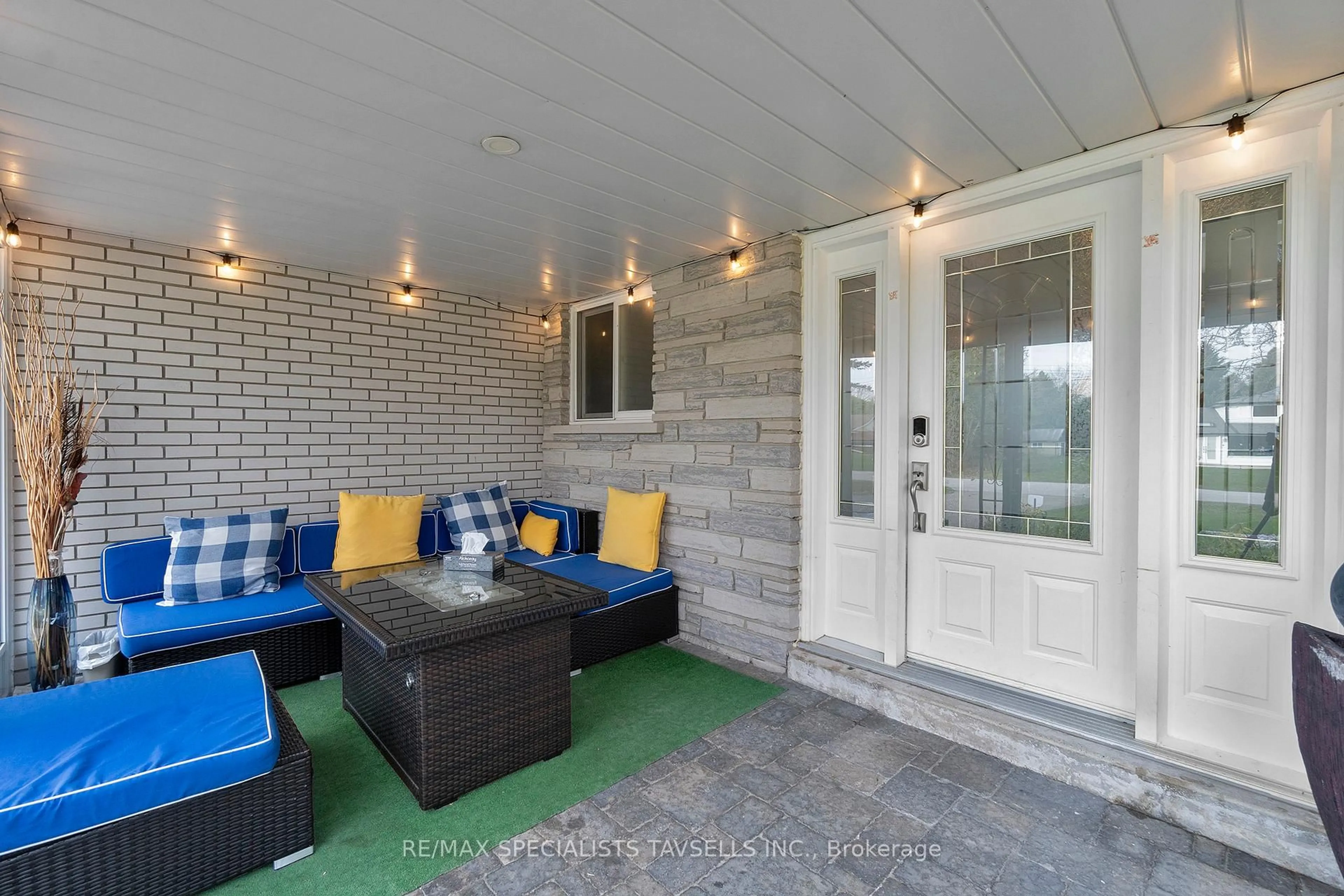 Patio, street for 1677 Vaughan Dr, Caledon Ontario L7K 1C4