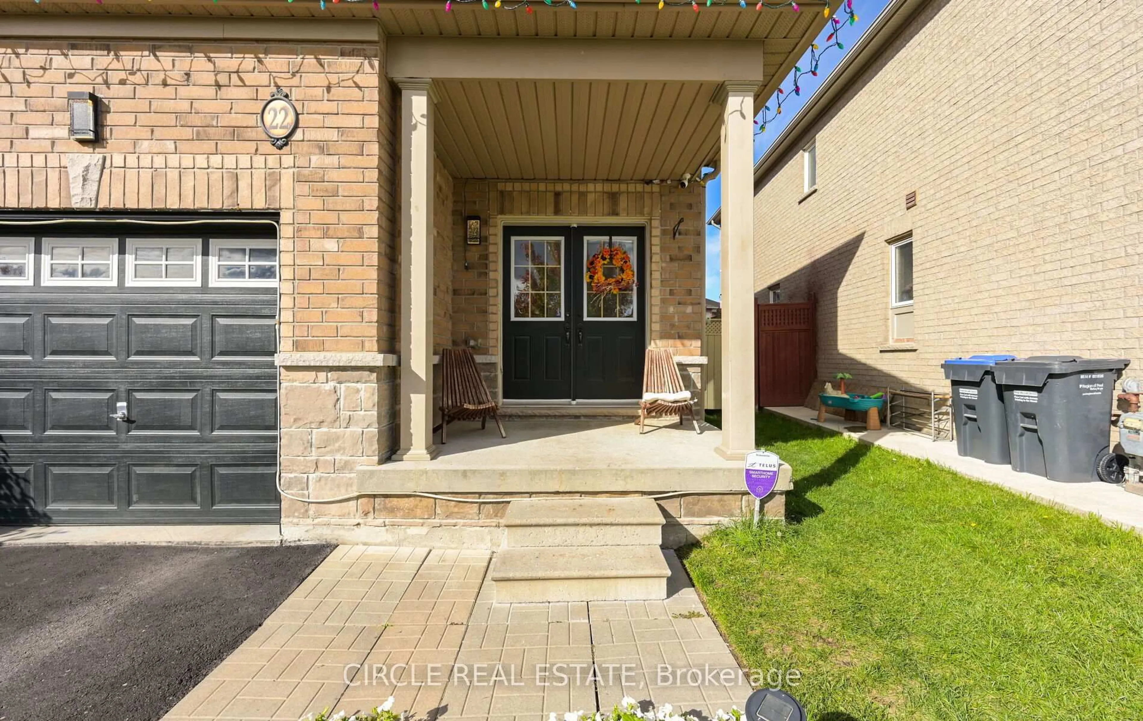 Indoor entryway for 22 Brussels Ave, Brampton Ontario L6Z 0A5