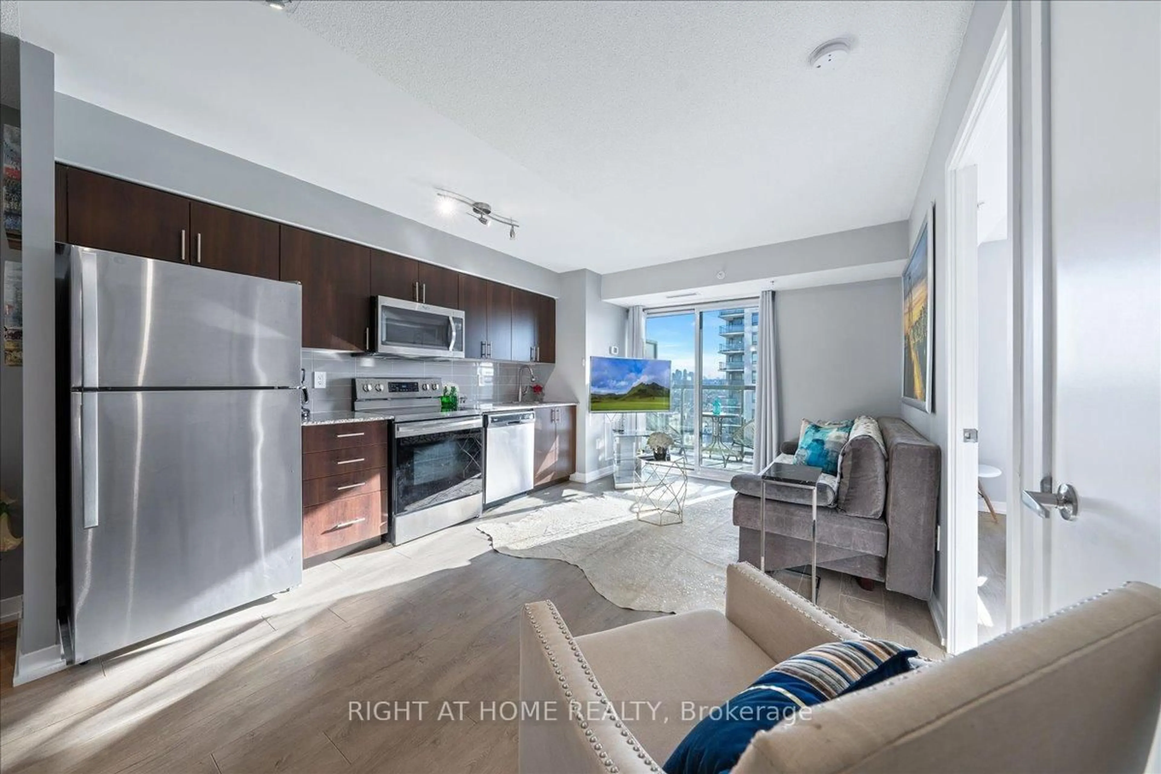 Open concept kitchen, unknown for 1420 Dupont St #1312, Toronto Ontario M6H 0C2