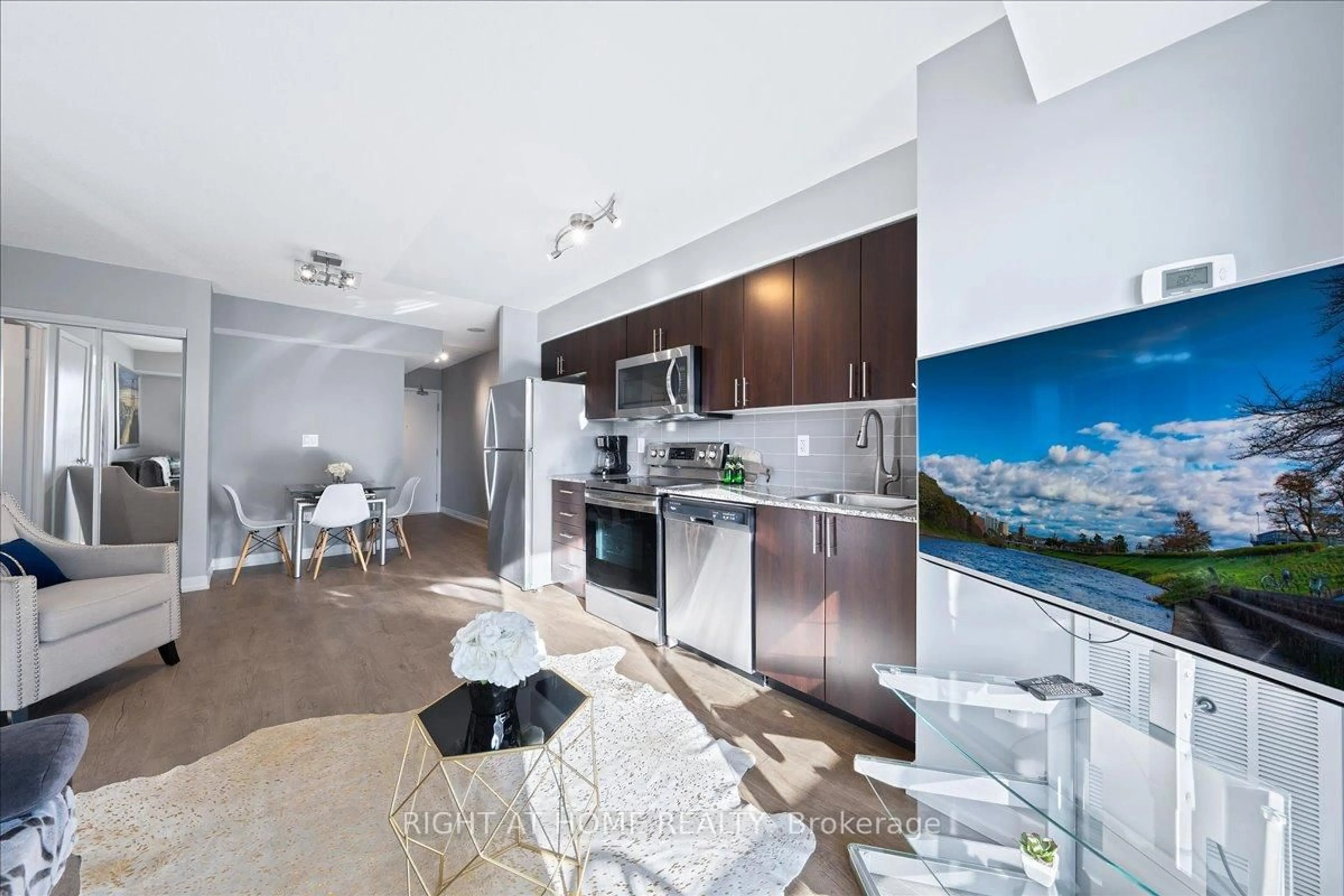Open concept kitchen, unknown for 1420 Dupont St #1312, Toronto Ontario M6H 0C2