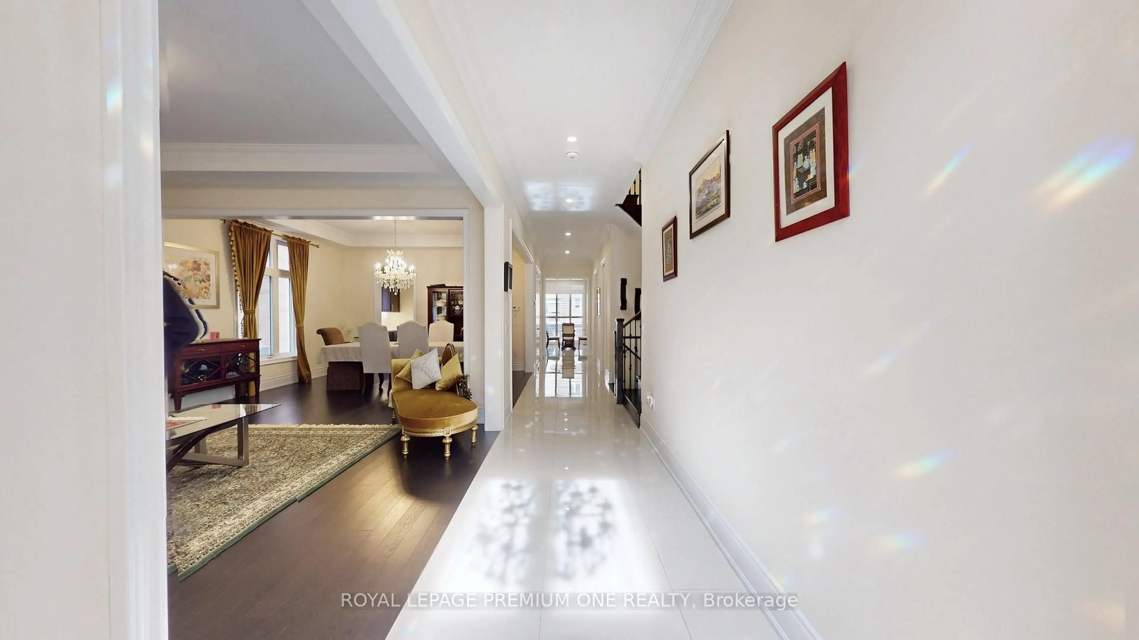 Indoor foyer for 52 Daisy Meadow Cres, Caledon Ontario L7C 4G3