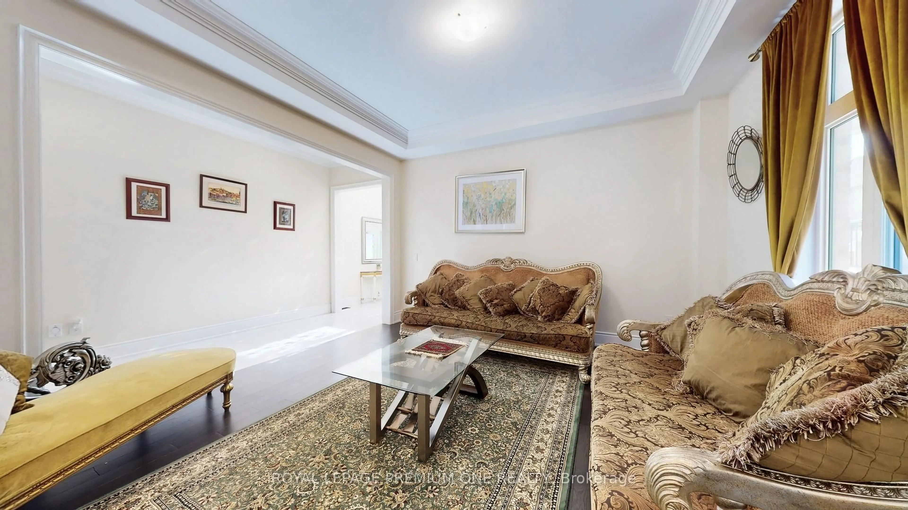 Living room with furniture, unknown for 52 Daisy Meadow Cres, Caledon Ontario L7C 4G3