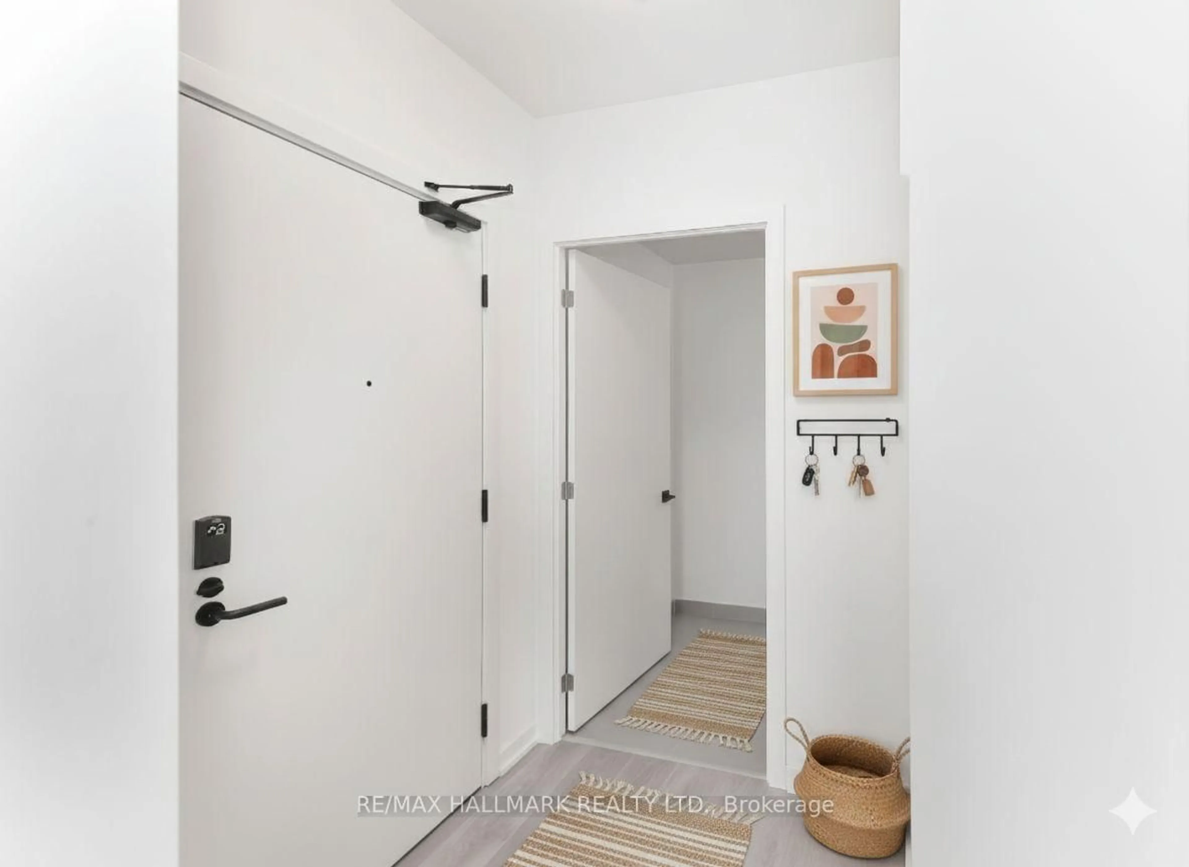 Indoor entryway for 1285 Dupont St #503, Toronto Ontario M6H 0E3