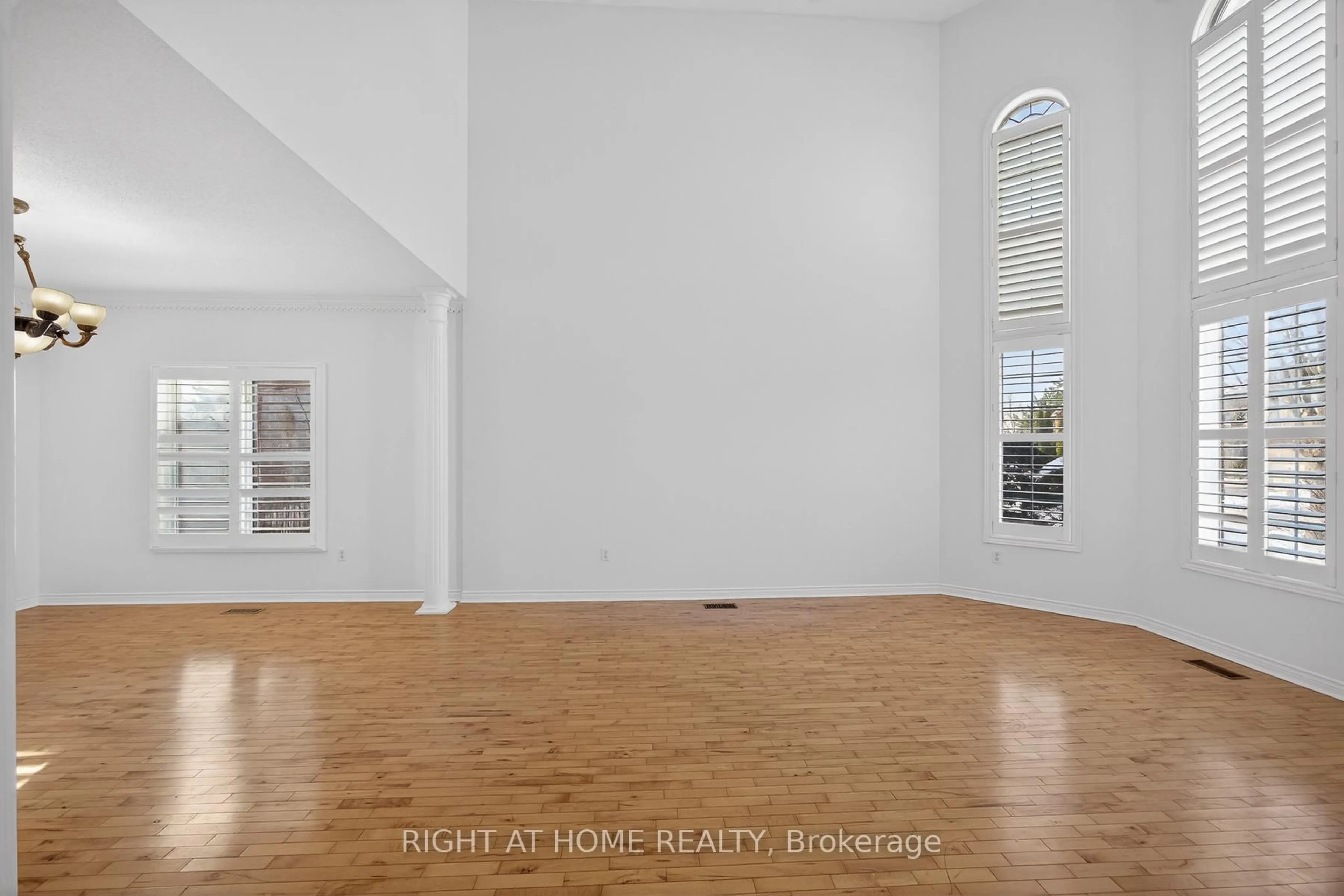 A pic of a room for 2013 ROSEMOUNT Cres, Oakville Ontario L6M 3A5