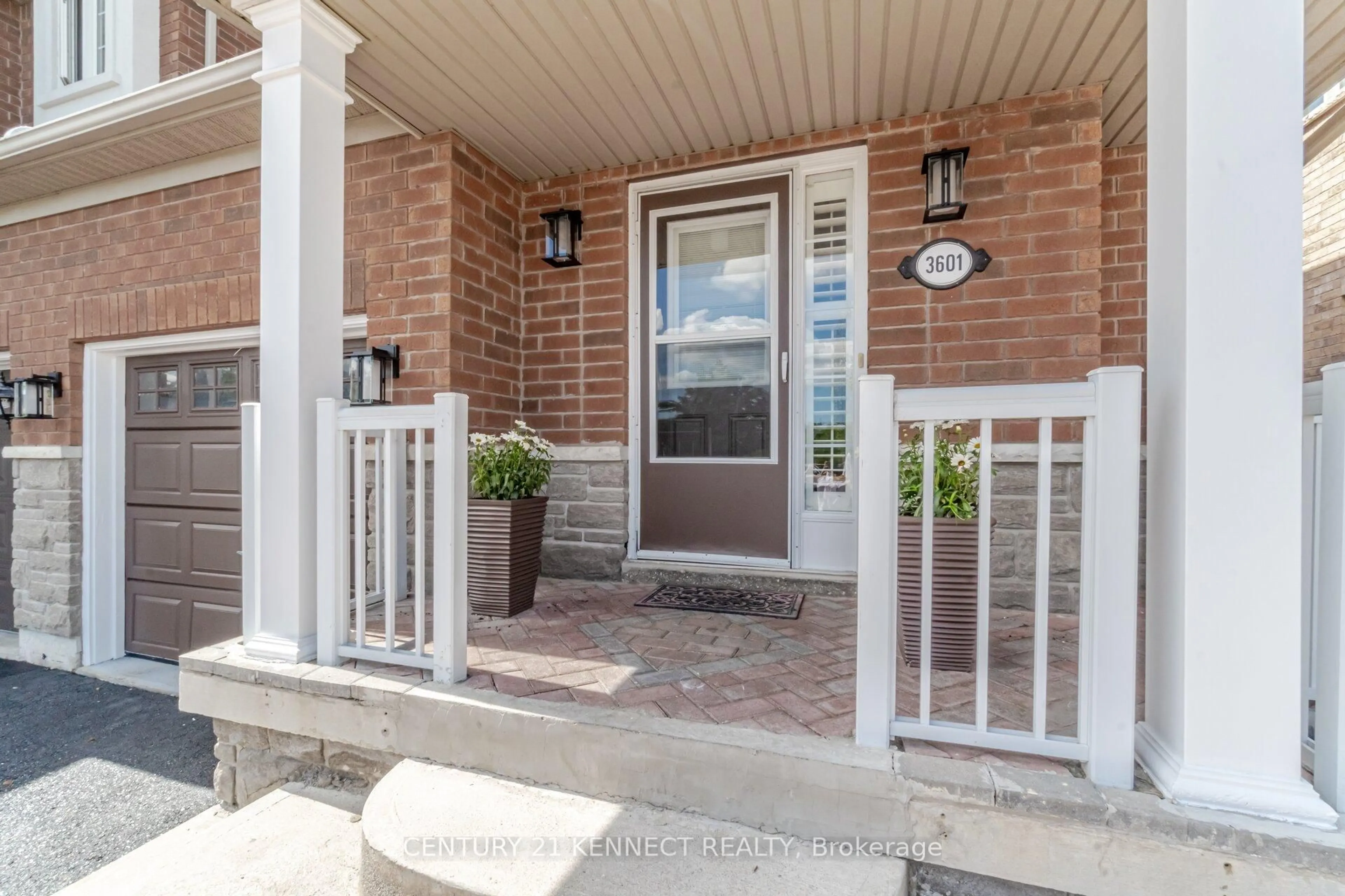 Indoor entryway for 3601 Bala Dr, Mississauga Ontario L5M 7N2