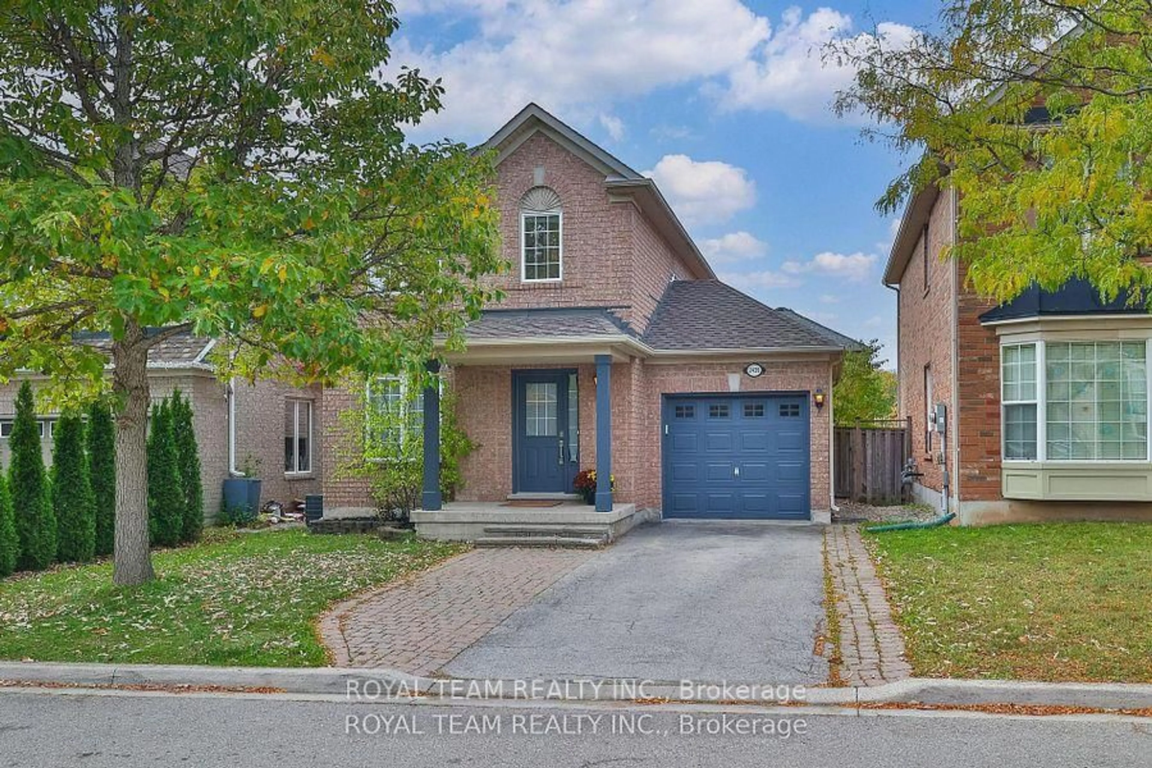 Home with brick exterior material, street for 2439 Hollybrook Dr, Oakville Ontario L6M 4S8