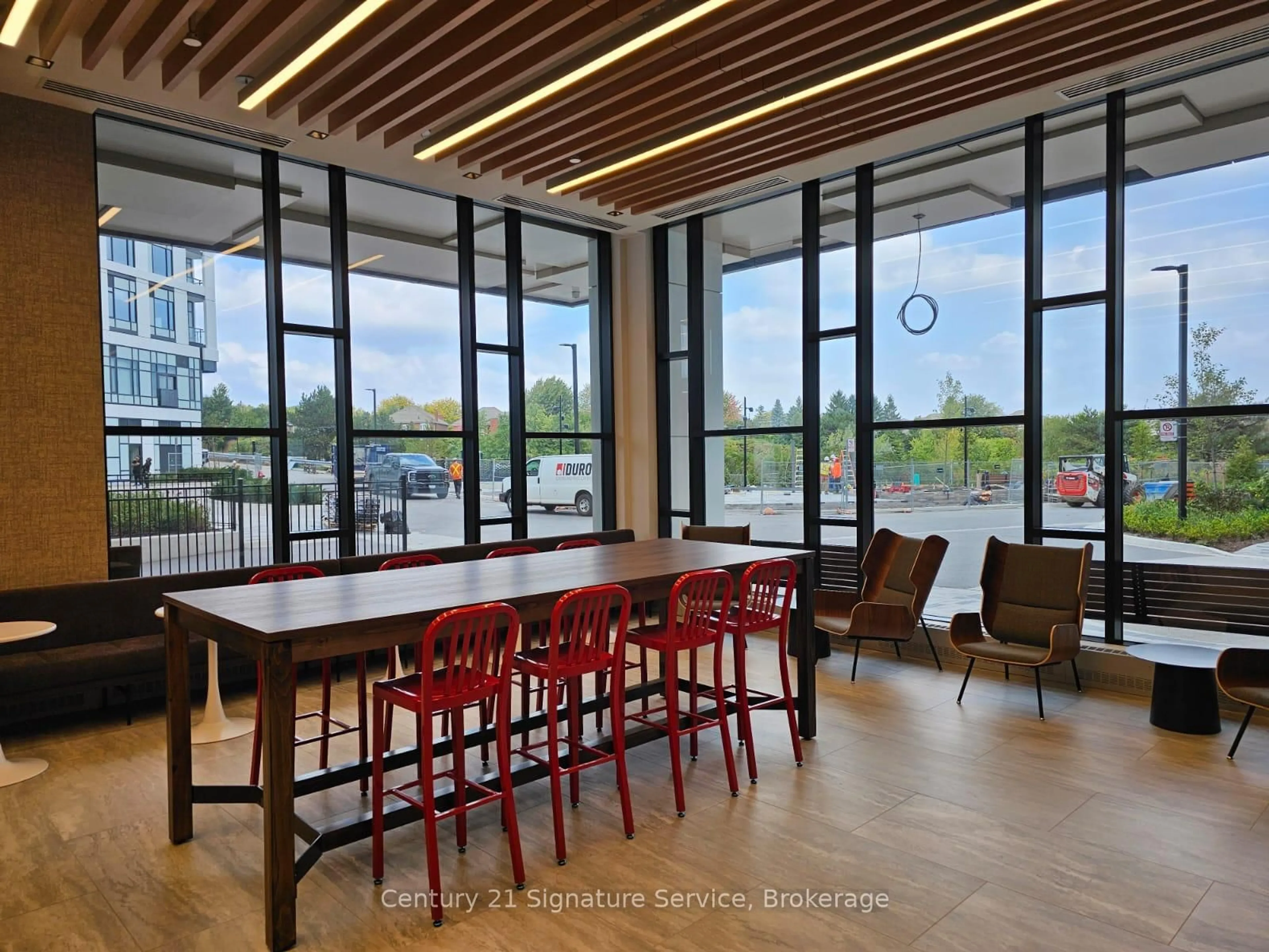 Unknown for 2485 Eglinton Ave #504, Mississauga Ontario L5M 2T1