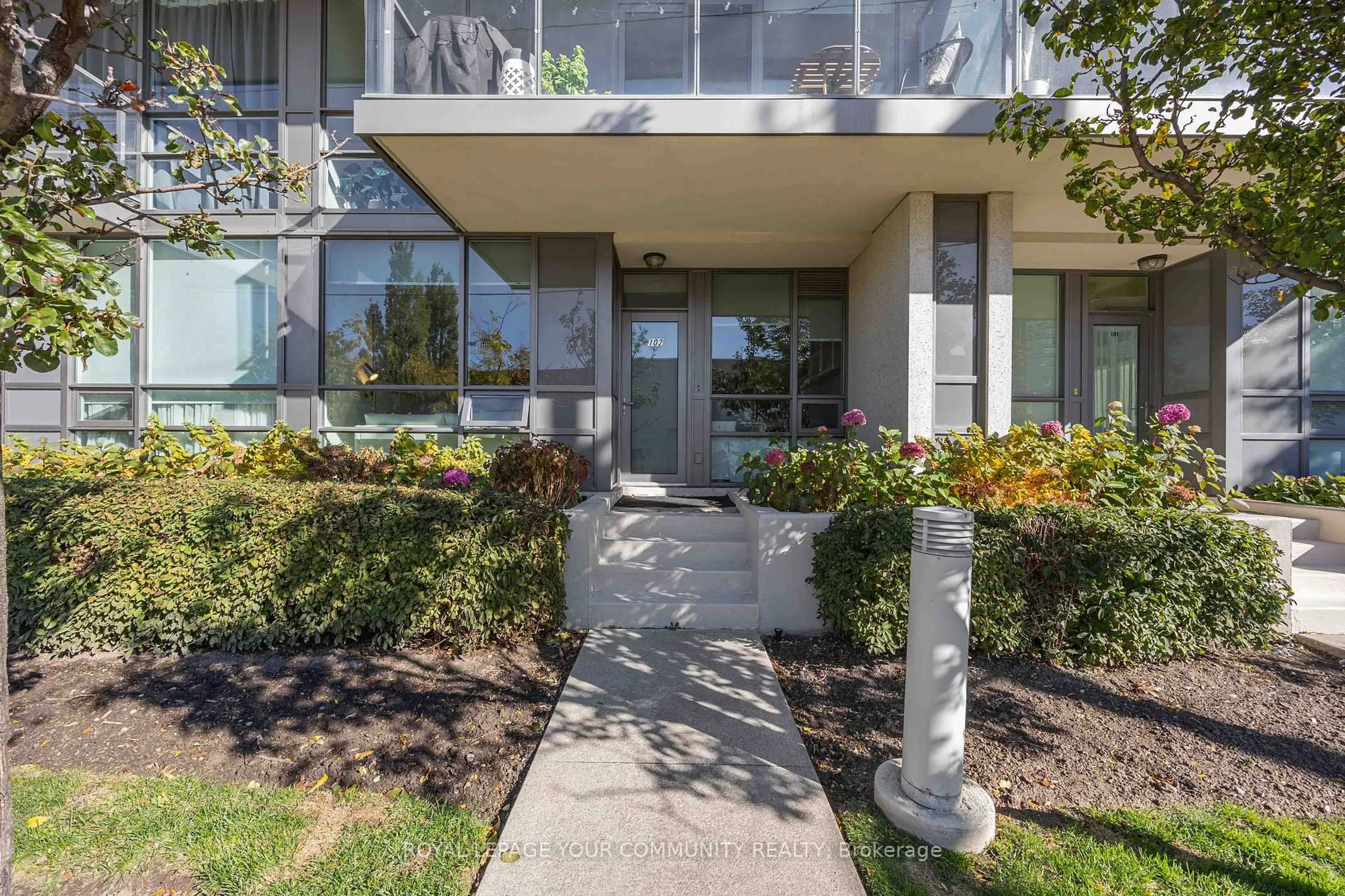 Unknown for 15 Legion Rd #102, Toronto Ontario M8V 0A9