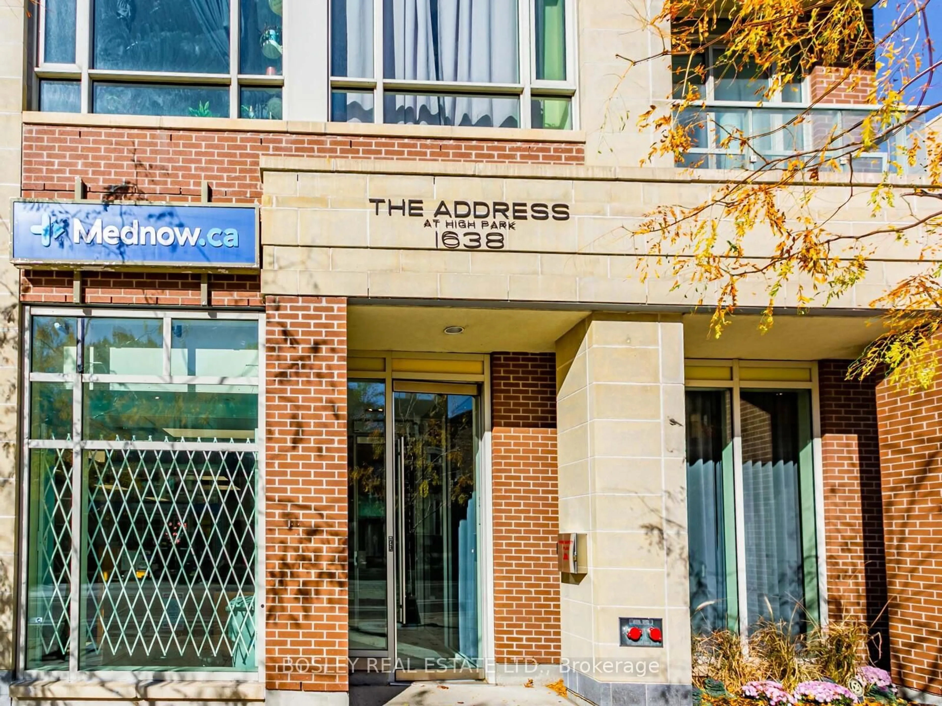 Indoor foyer for 1638 Bloor St #605, Toronto Ontario M6P 0A6