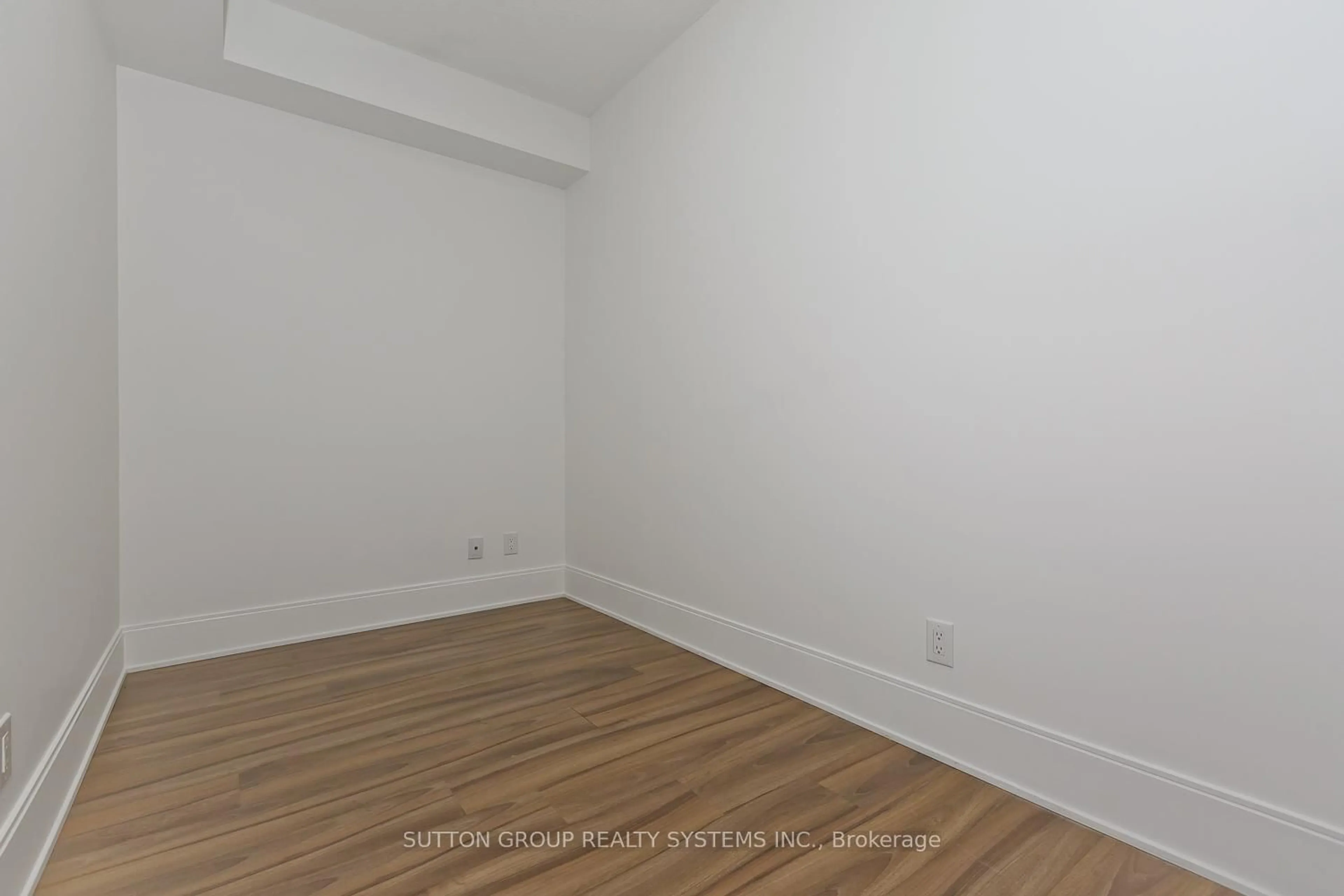 A pic of a room for 330 Burnhamthorpe Rd #1605, Mississauga Ontario L5B 3Y5