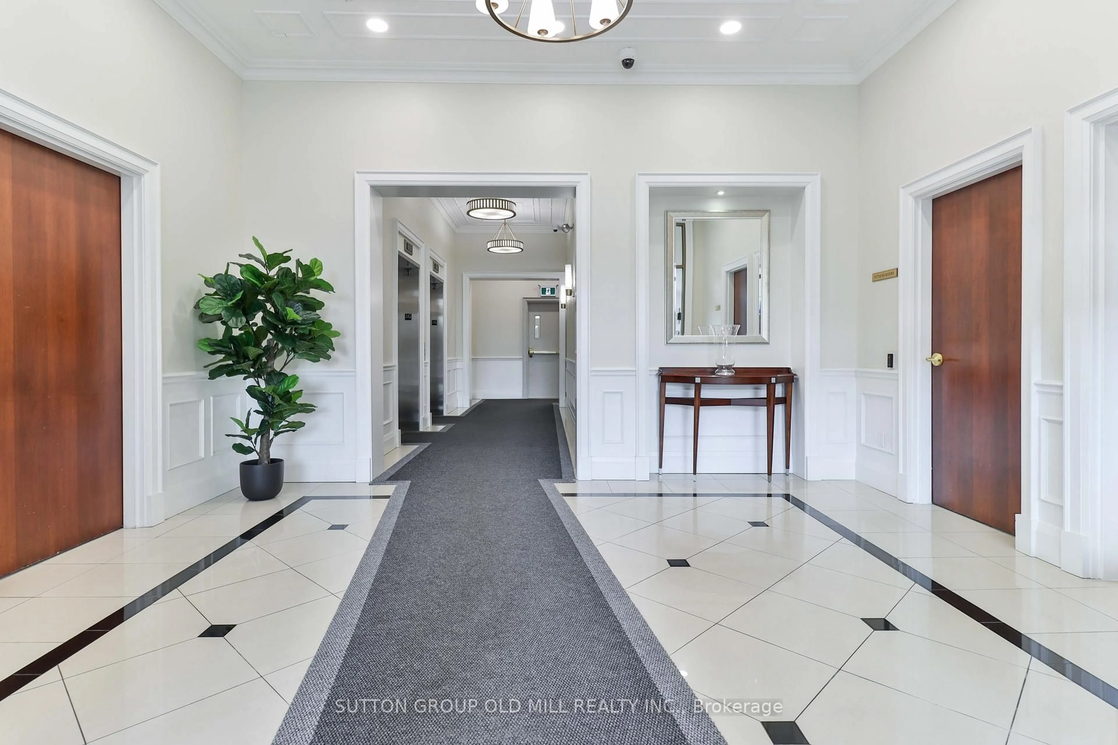 Indoor foyer for 4196 Dundas St #207, Toronto Ontario M8X 0A3