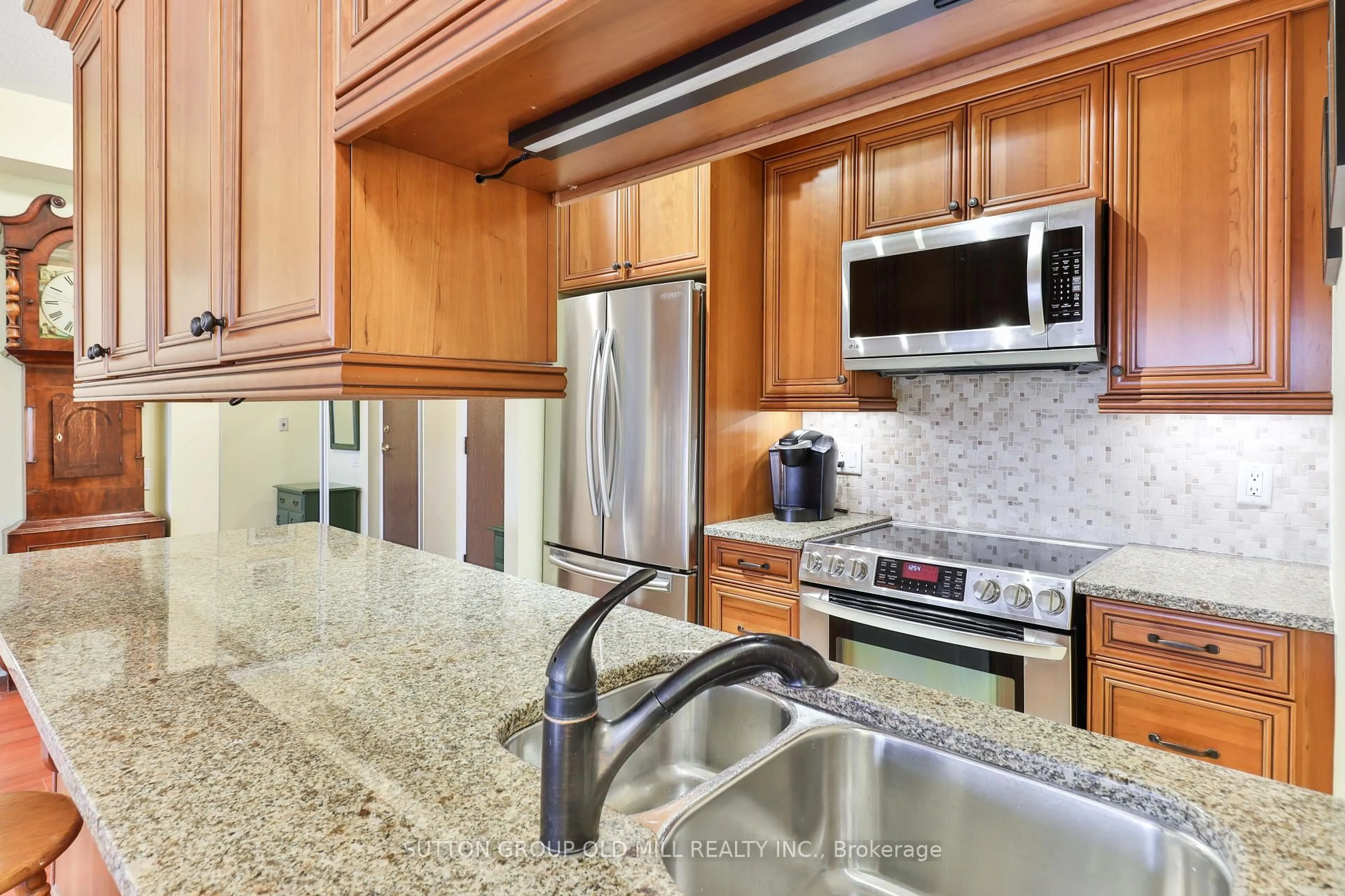 Unknown for 4196 Dundas St #207, Toronto Ontario M8X 0A3